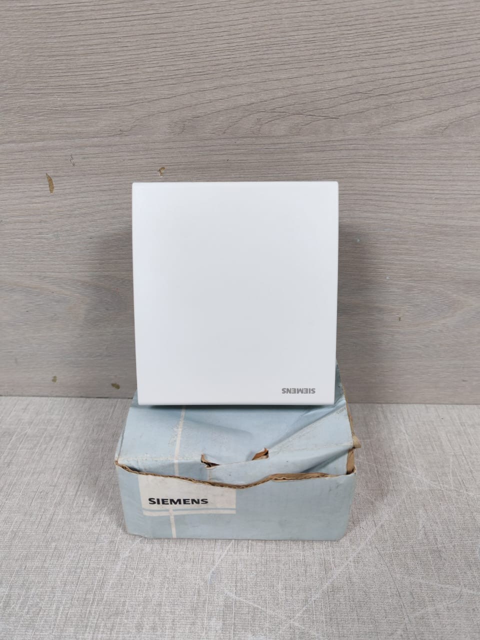 SIEMENS QAA2061 ROOM TEMPERATURE SENSOR