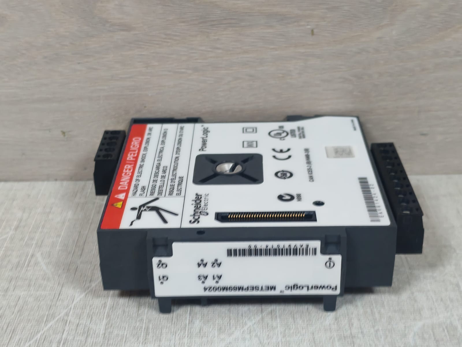 Schneider METSEPM89M0024 Schneider Electric METSEPM89M0024 PowerLogic I/O Module 6
