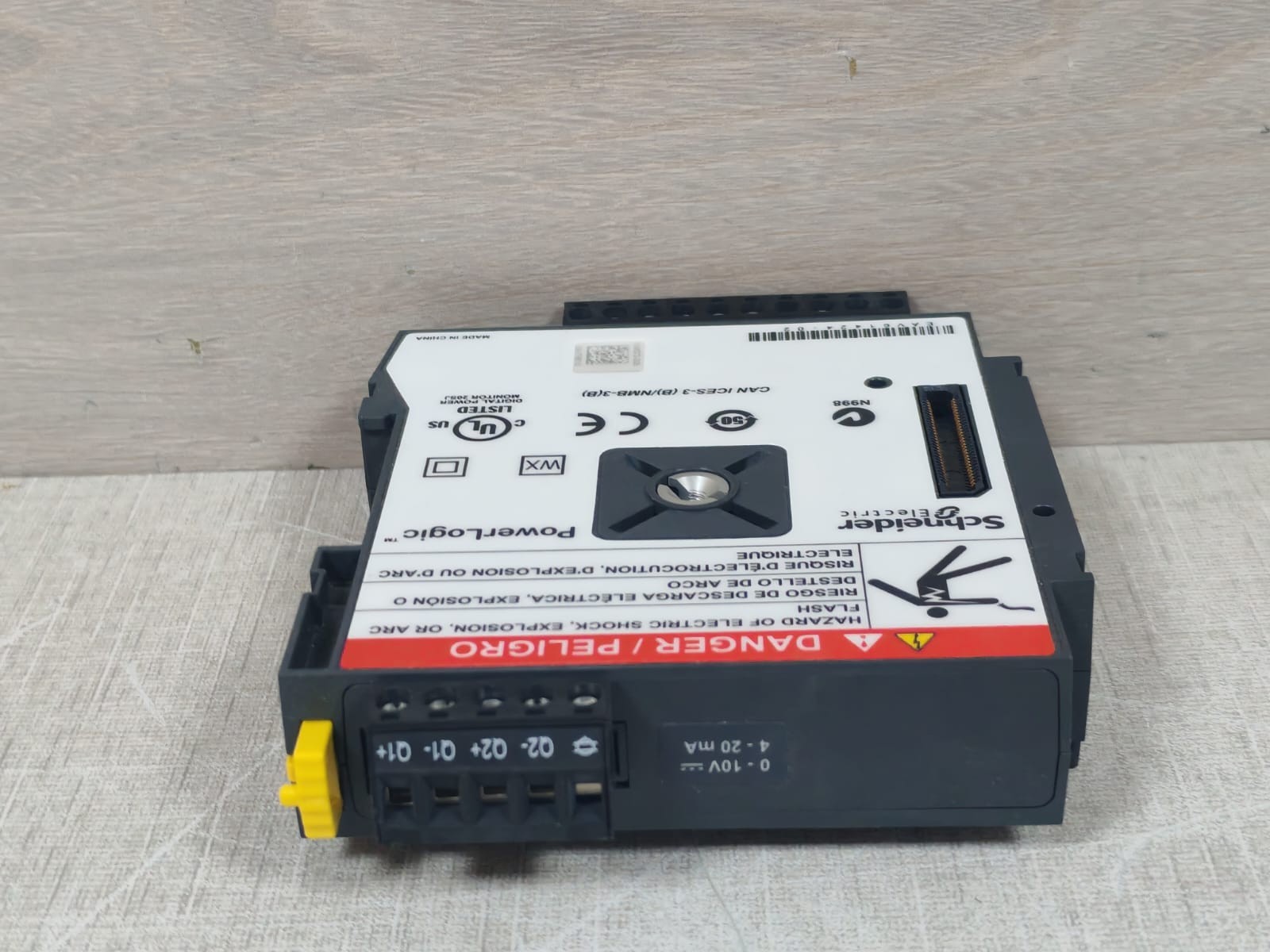 Schneider METSEPM89M0024 Schneider Electric METSEPM89M0024 PowerLogic I/O Module 7