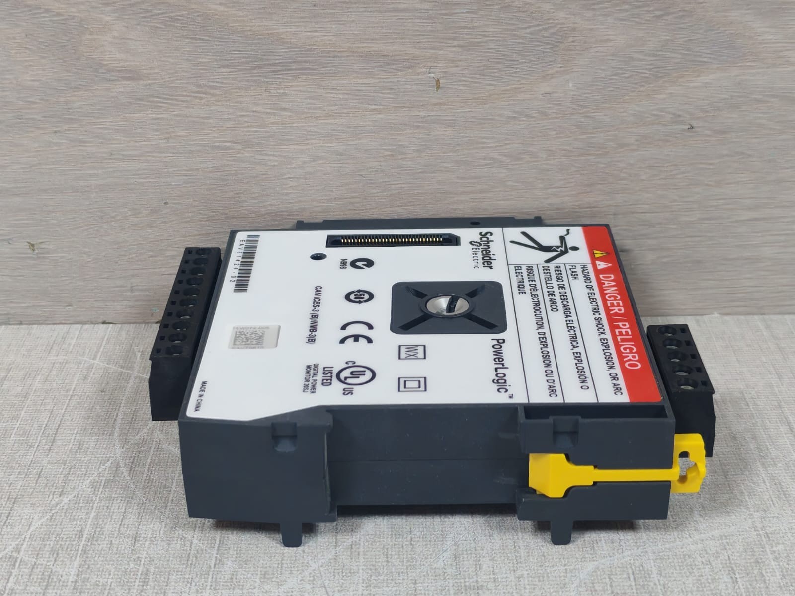 Schneider METSEPM89M0024 Schneider Electric METSEPM89M0024 PowerLogic I/O Module 9