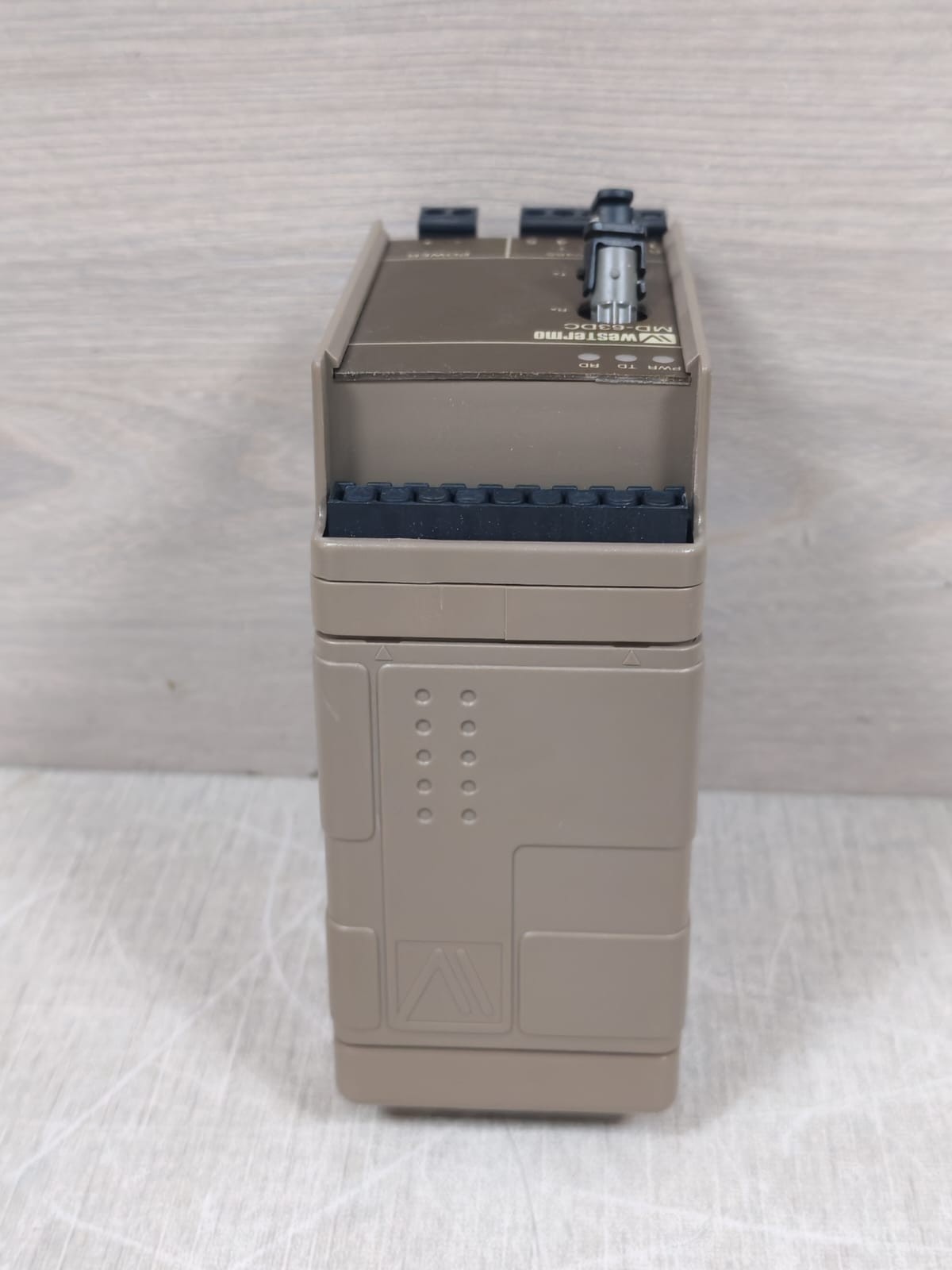Westermo 3071-0001 Westermo MD-63 ST 820NM Fiber Optic Modem 3071-0001 8