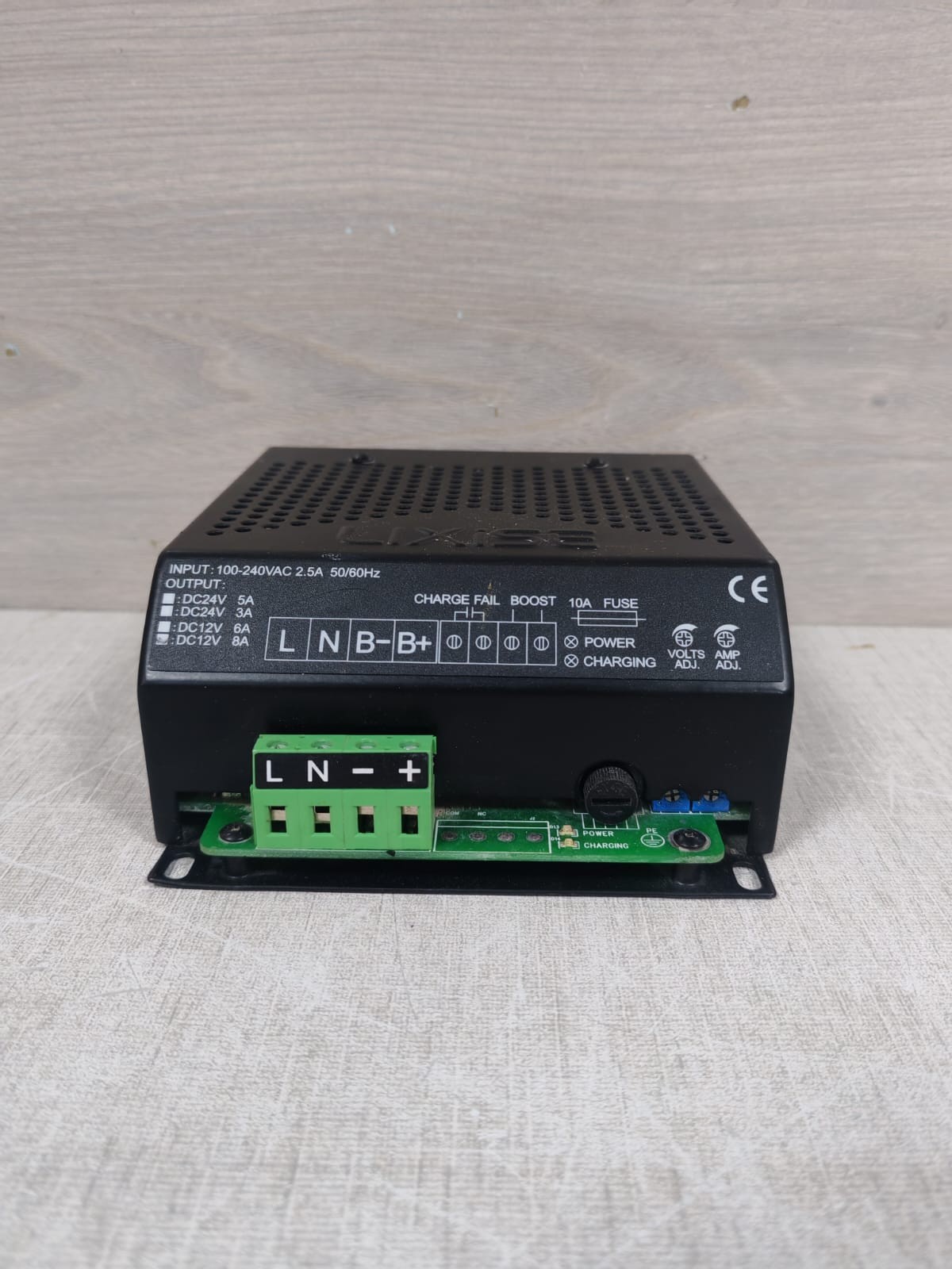 LIXISE LBC1208 BATTERY CHARGER