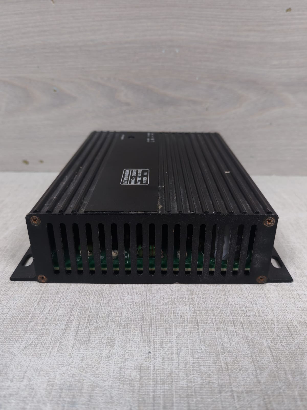 Unbranded CH2810 CH2810 BATTERY CHARGER 24V/12V 10A 5