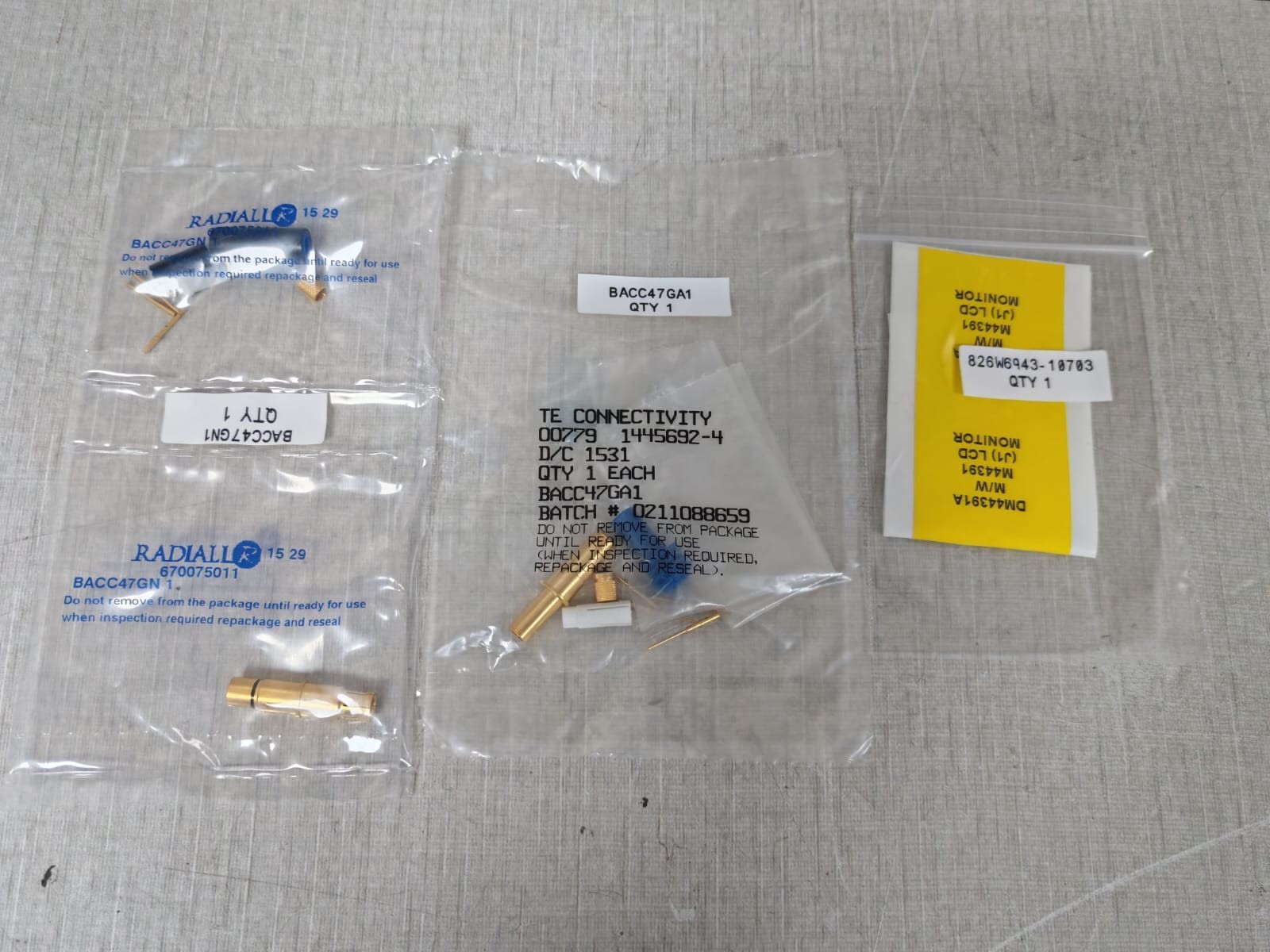 RADIALL B26W6943-110B RADIALL B26W6943-110B CABLE 200151957 REV.A 6