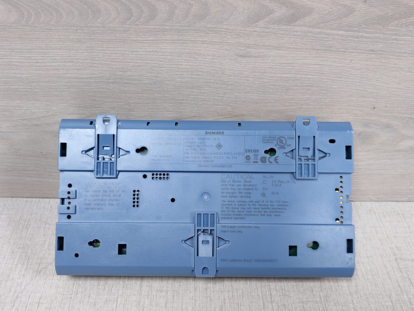 Siemens Siemens POL687 Siemens POL687.00/STD HVAC Controller 4