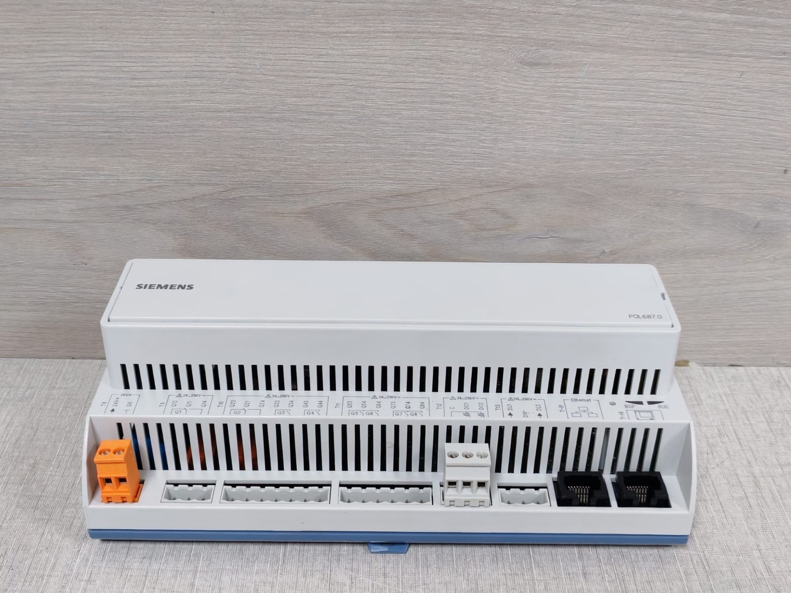 Siemens Siemens POL687 Siemens POL687.00/STD HVAC Controller 5