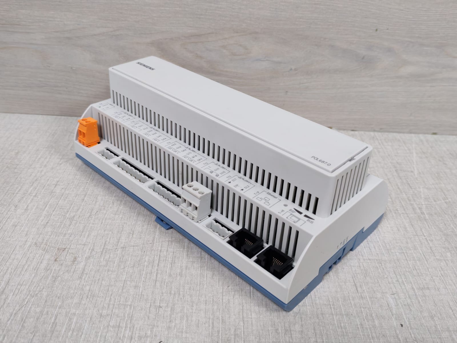 Siemens Siemens POL687 Siemens POL687.00/STD HVAC Controller 10