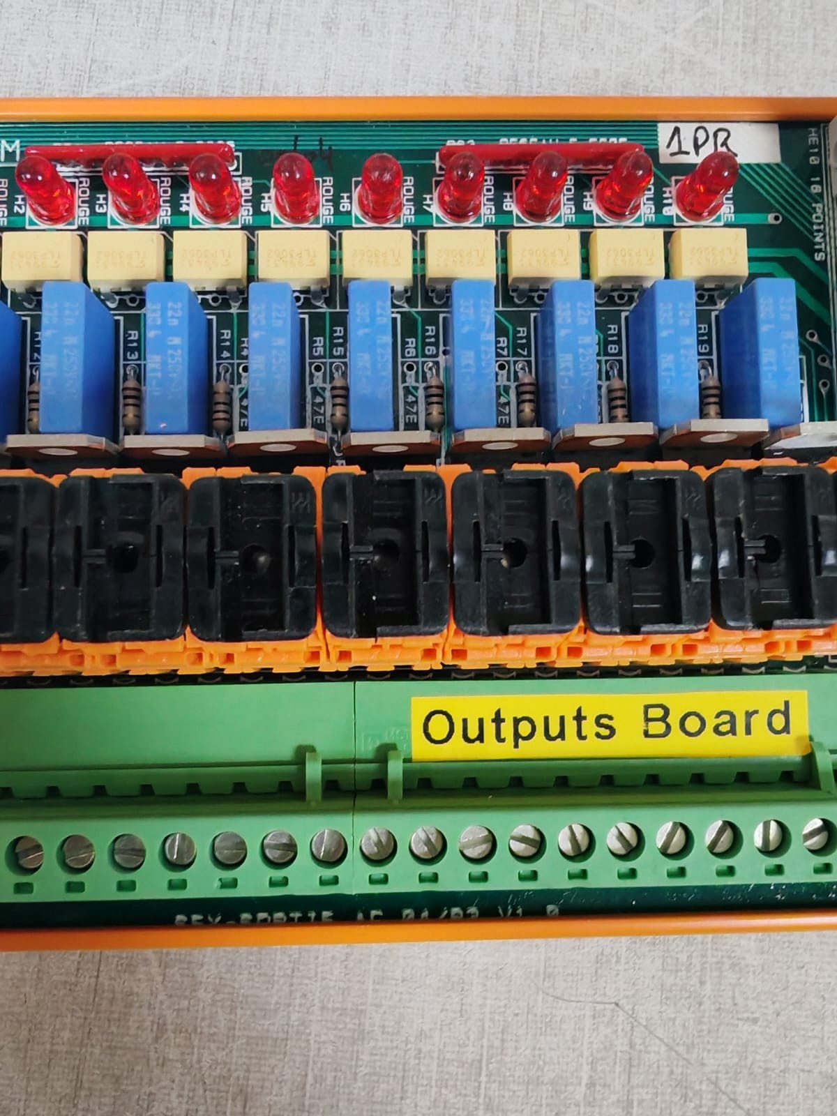 AR SEFRAM AC 04/93 AR SEFRAM SFX SDRTIE AC 04/93 V1.0 OUTPUT BOARD 4