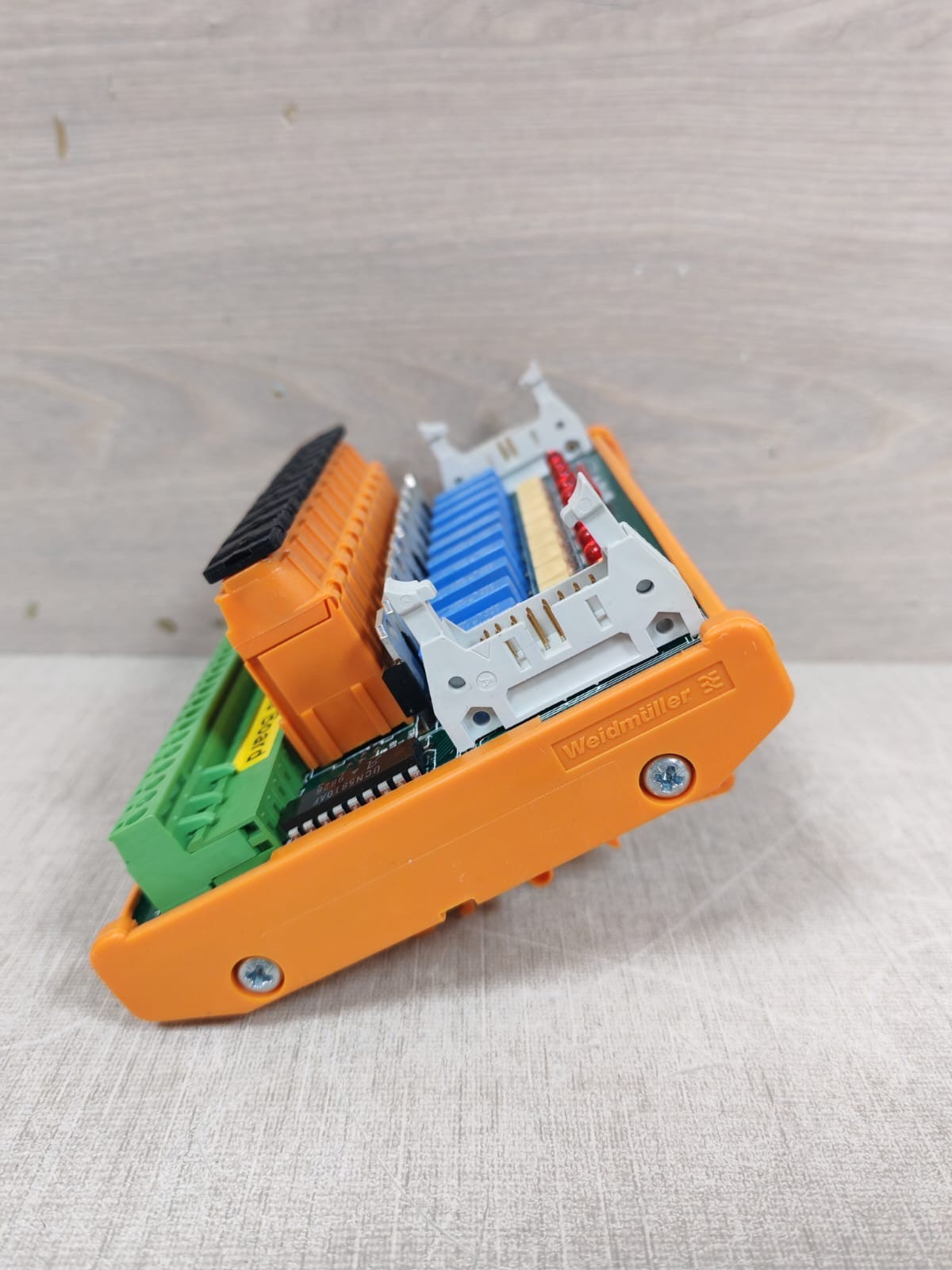 AR SEFRAM AC 04/93 AR SEFRAM SFX SDRTIE AC 04/93 V1.0 OUTPUT BOARD 5