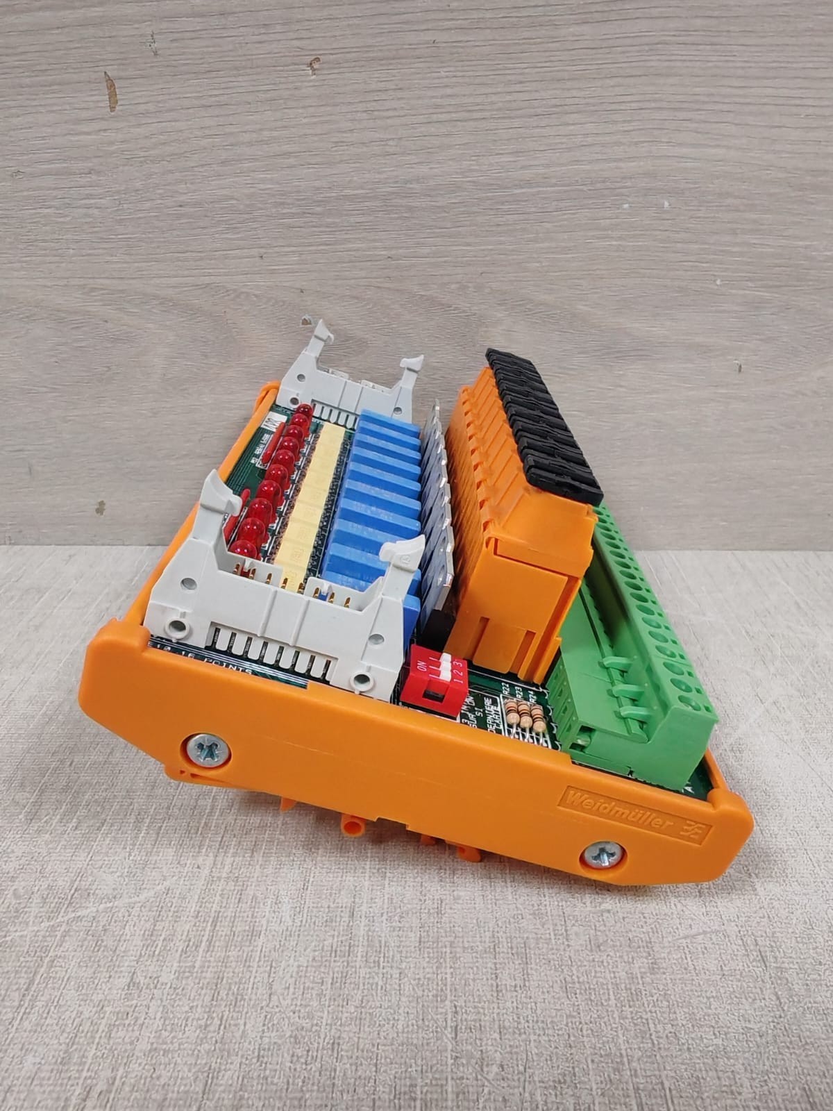 AR SEFRAM AC 04/93 AR SEFRAM SFX SDRTIE AC 04/93 V1.0 OUTPUT BOARD 6