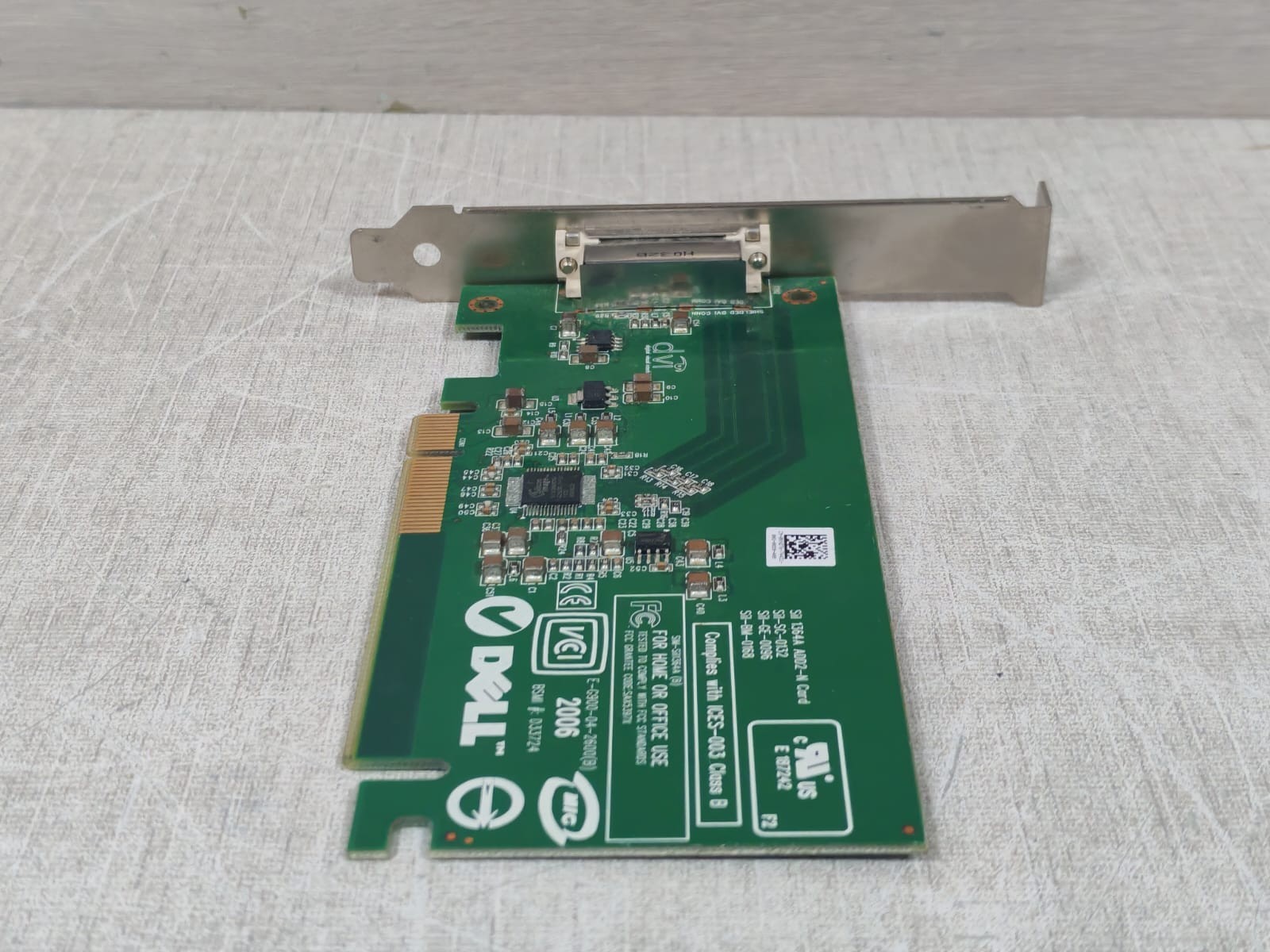 Dell E-G900-04-2600(B) DELL E-G900-04-2600(B) Digital Visual Interface 5