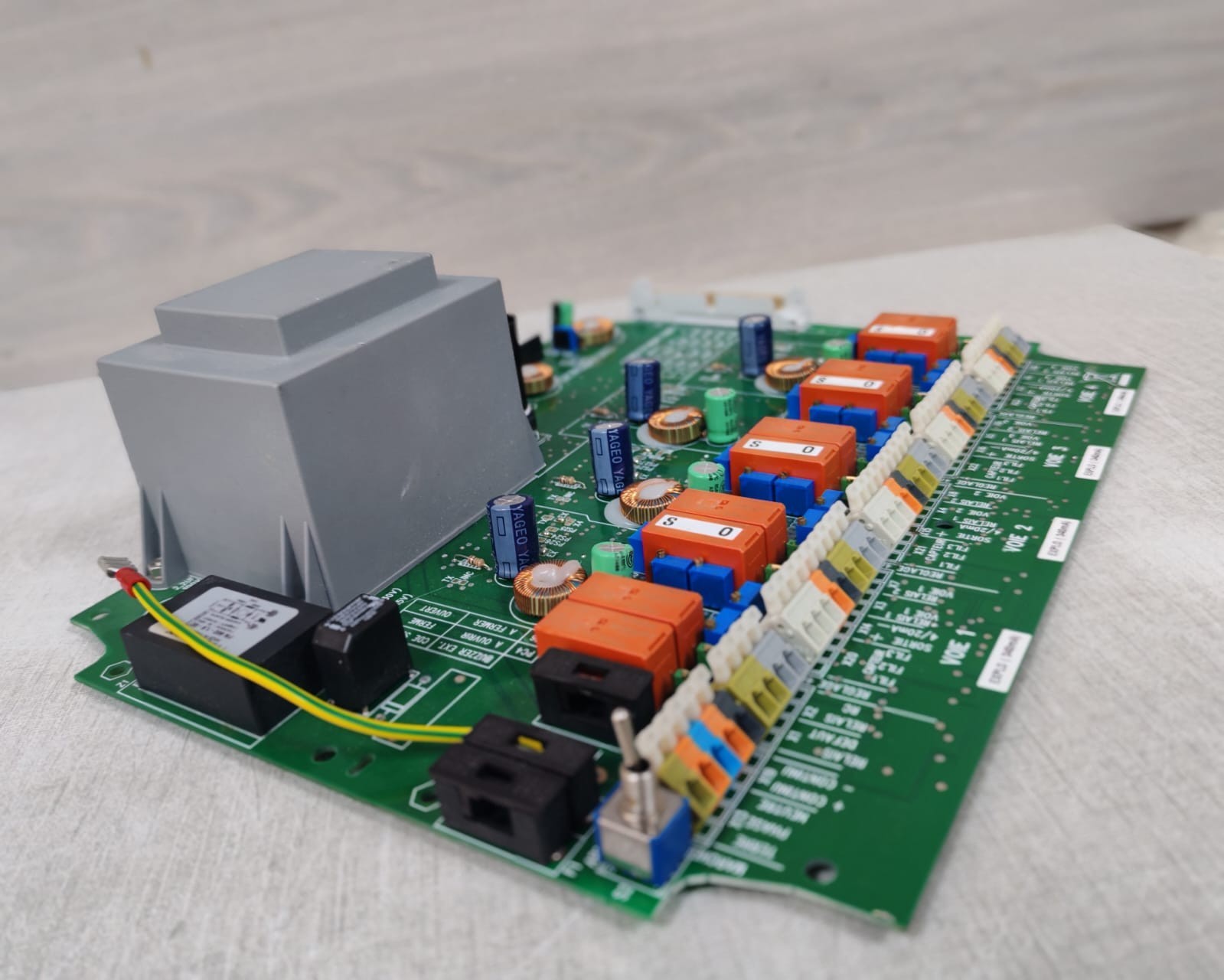 UNKNOWN 6151371 C 6151371 C / 6451403 Printed Circuit Board 9