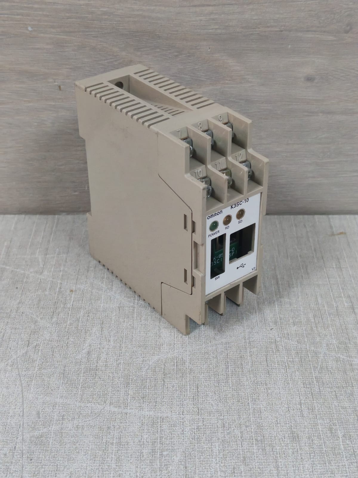 Omron K3SC-10 OMRON K3SC-10 INTERFACE CONVERTER 24VAC/DC 4