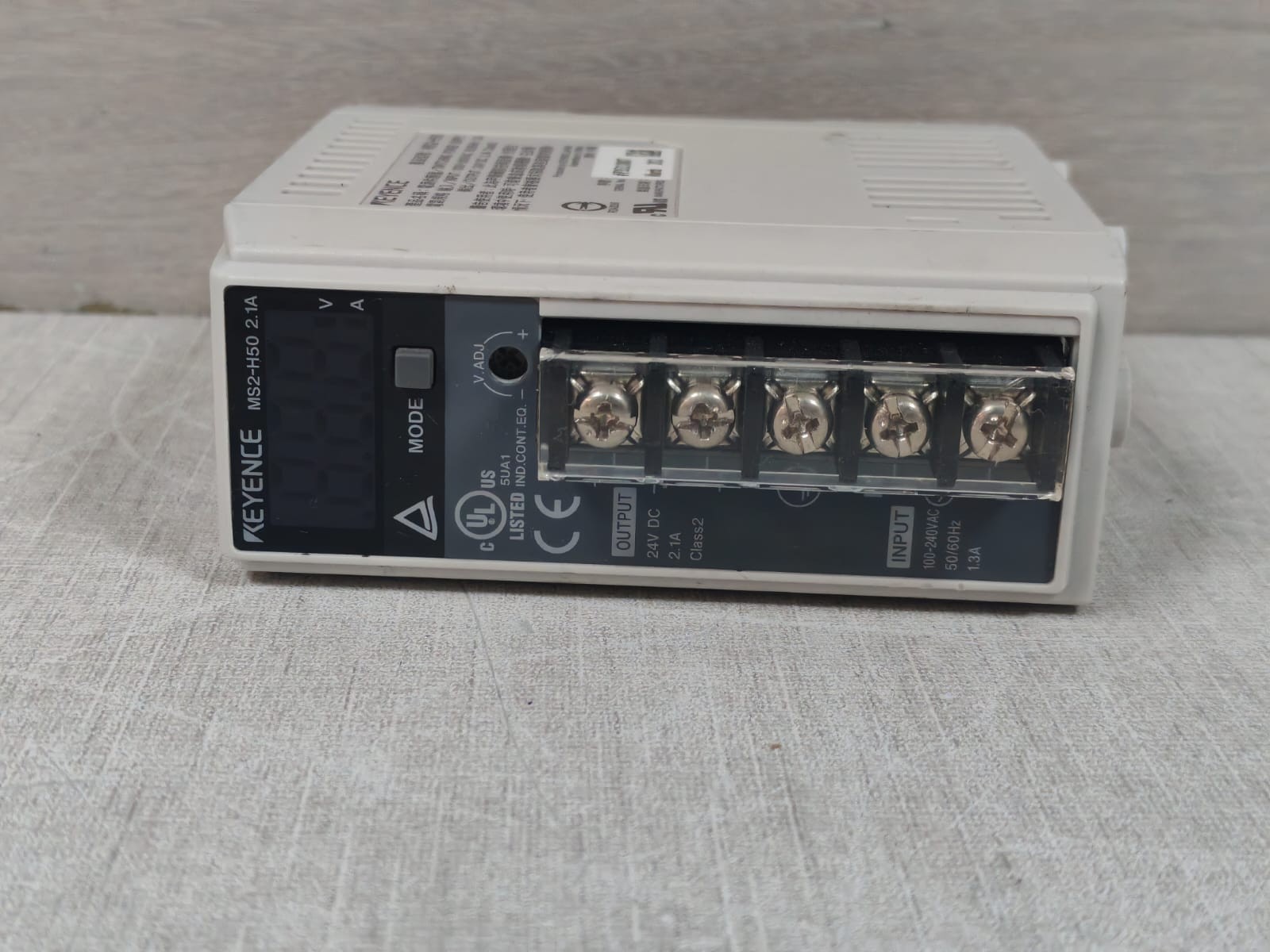 Keyence MS2-H50 2.1A KEYENCE MS2-H50 2.1A SWITCHING POWER SUPPLY 100V-240VAC 3