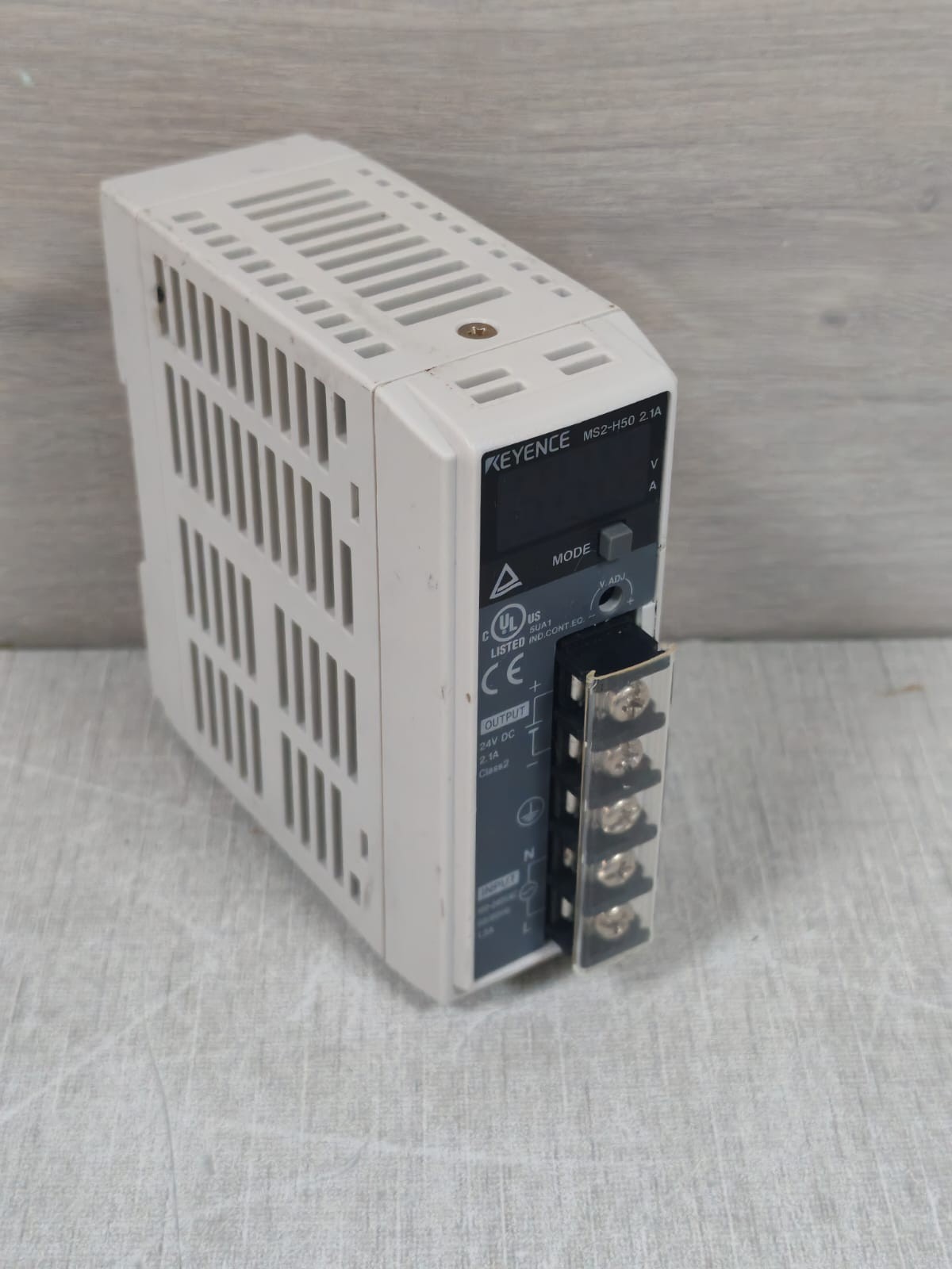 Keyence MS2-H50 2.1A KEYENCE MS2-H50 2.1A SWITCHING POWER SUPPLY 100V-240VAC 5