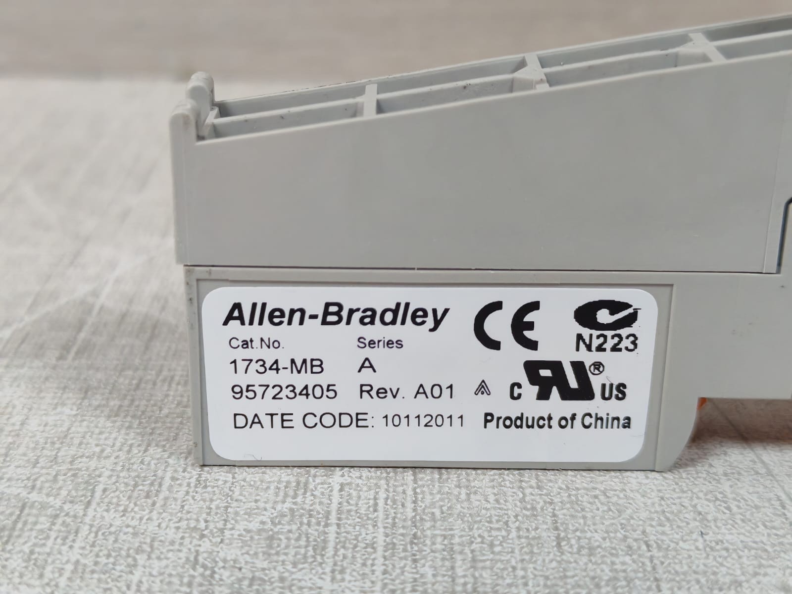 Allen-Bradley PN-124917 SER.C REV.A01 F/W 30.022 ALLEN-BRADLEY 1734-0V8E PN-124917 SER.C REV.A01 F/W 3.022 MODULE 8