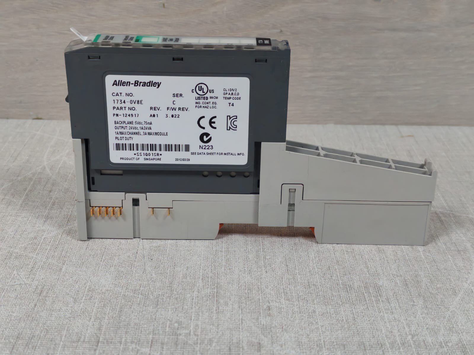 Allen-Bradley PN-124917 SER.C REV.A01 F/W 30.022 ALLEN-BRADLEY 1734-0V8E PN-124917 SER.C REV.A01 F/W 3.022 MODULE 10