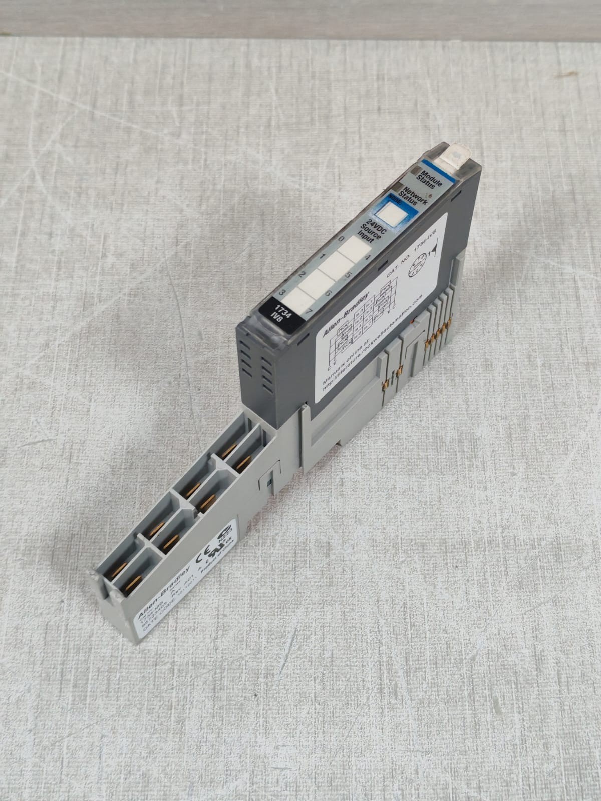 ALLEN BRADLEY 96429076 REV.A03 F/W 3.022 ALLEN BRADLEY 1734-IV8 96429076 REV.A03 F/W 3.022 SOURCE INPUT 24VDC 4