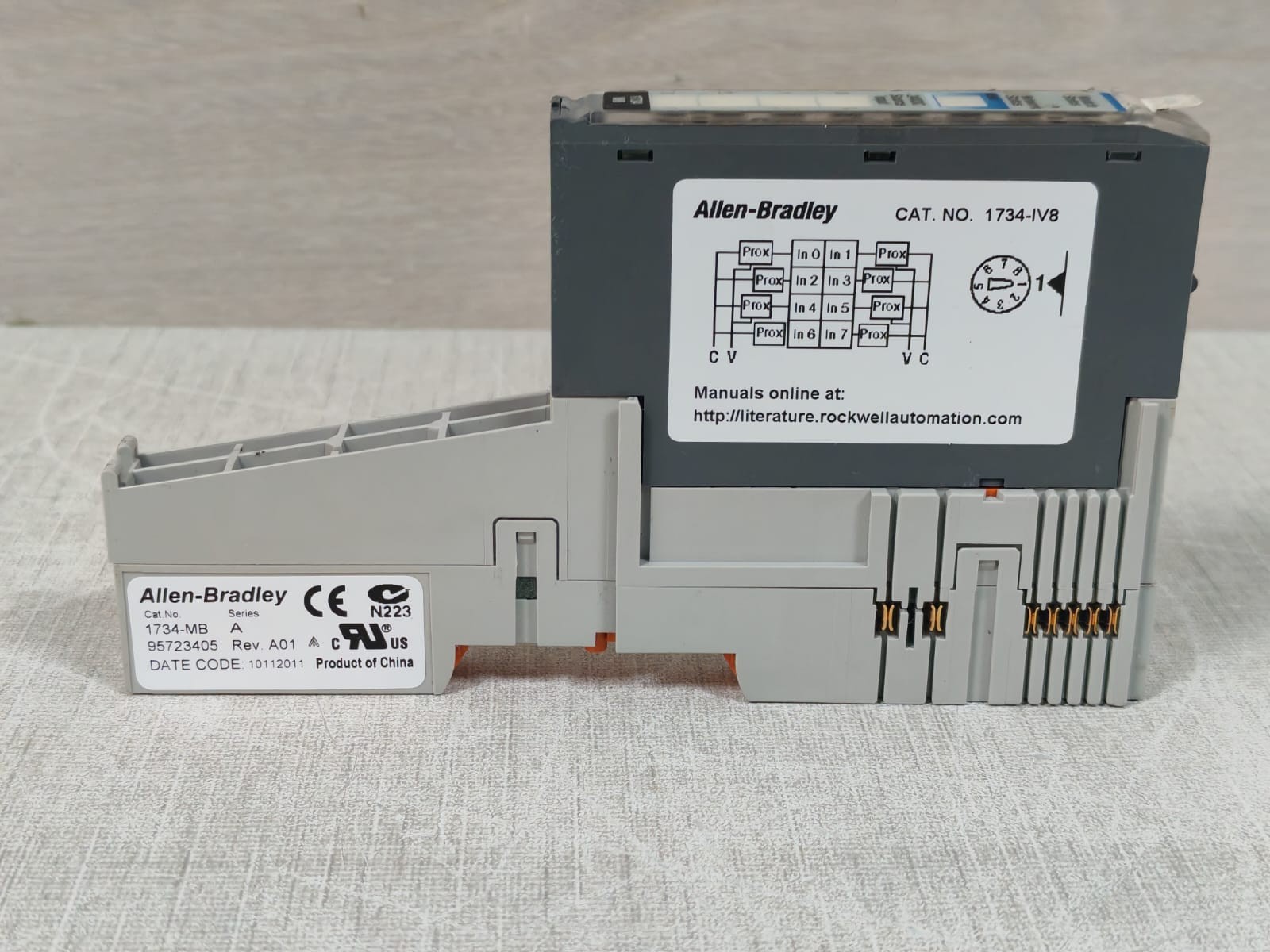 ALLEN BRADLEY 96429076 REV.A03 F/W 3.022 ALLEN BRADLEY 1734-IV8 96429076 REV.A03 F/W 3.022 SOURCE INPUT 24VDC 8