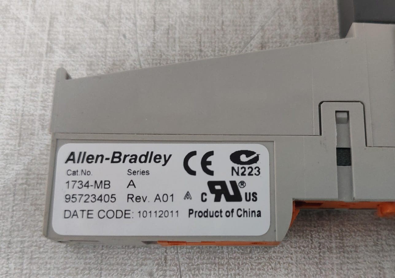 ALLEN BRADLEY 96429076 REV.A03 F/W 3.022 ALLEN BRADLEY 1734-IV8 96429076 REV.A03 F/W 3.022 SOURCE INPUT 24VDC 9