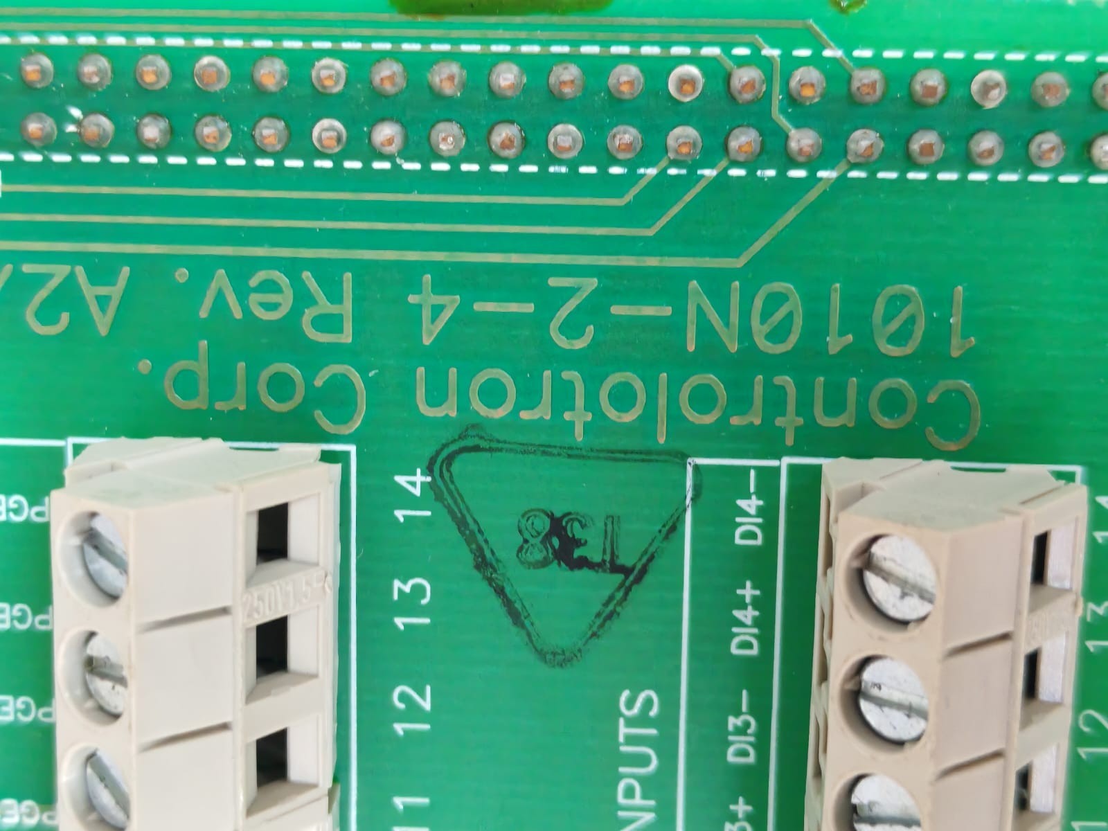 CONTROLOTRON 1010N-2-4 REV. A2 / 1010N-2K3 CONTROLOTRON 1010N-2-4 REV. A2 / 1010N-2K3 Input / Output Module 7
