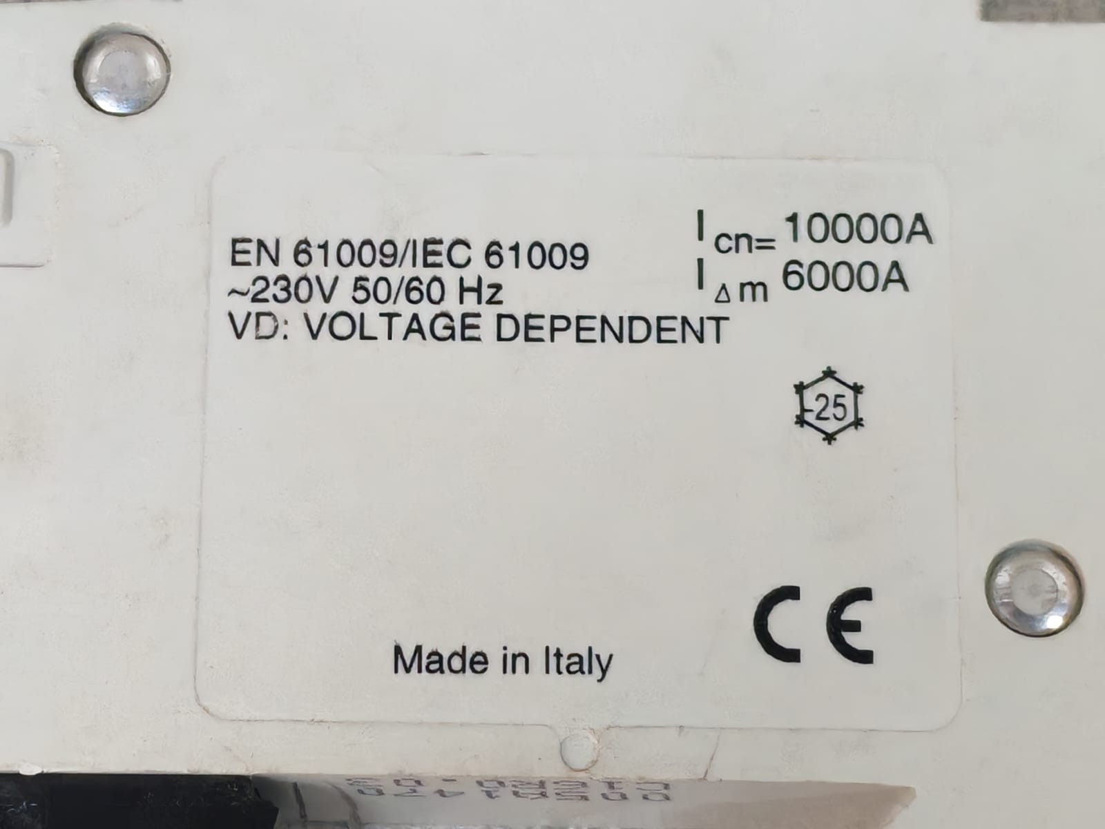 ABB 2CSR175092R1164 DS271 ABB RCBO 2CSR175092R1164 DS271 AC-C16/0.03 ELN 100mA 4