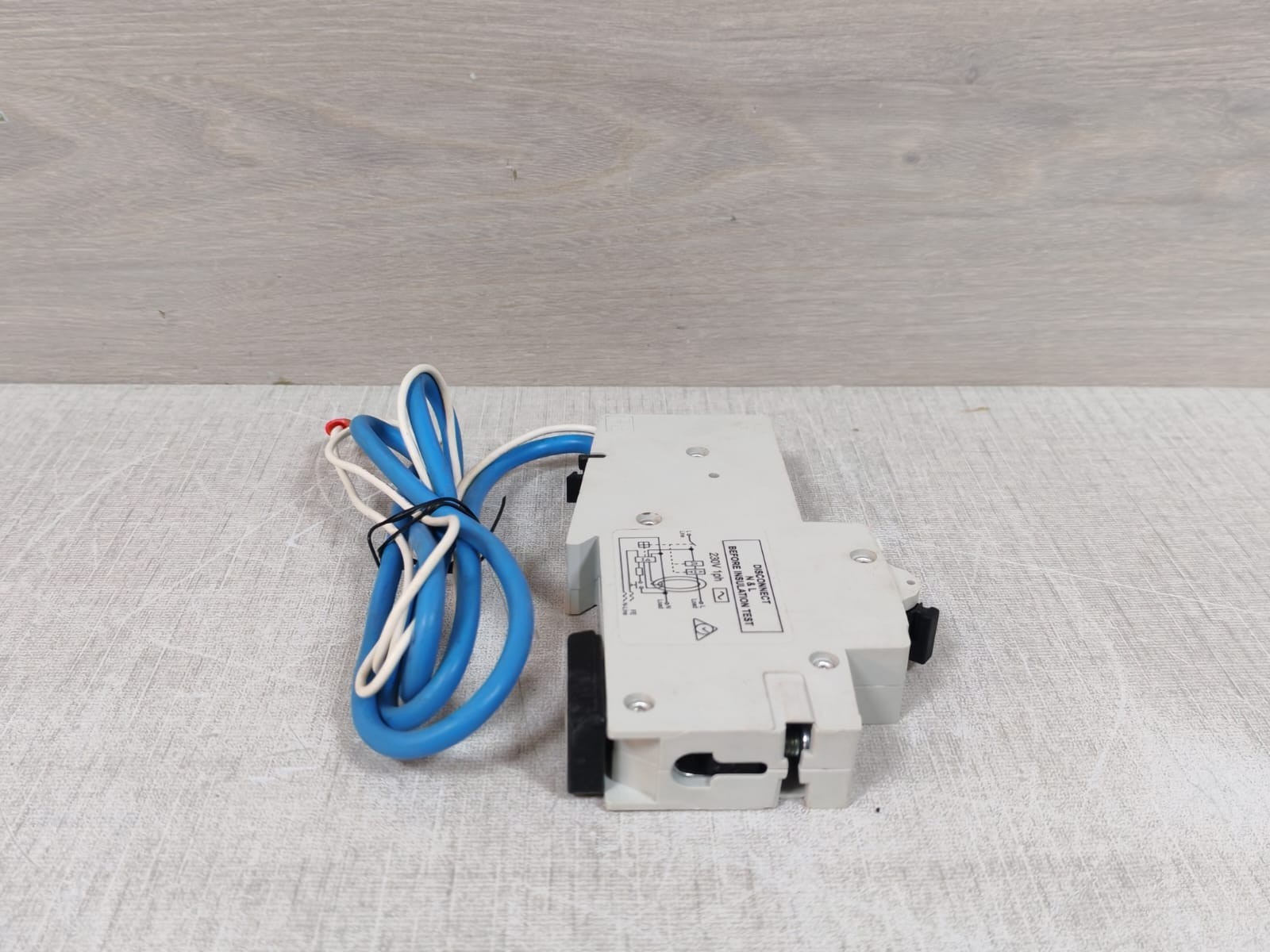 ABB 2CSR175092R1164 DS271 ABB RCBO 2CSR175092R1164 DS271 AC-C16/0.03 ELN 100mA 8
