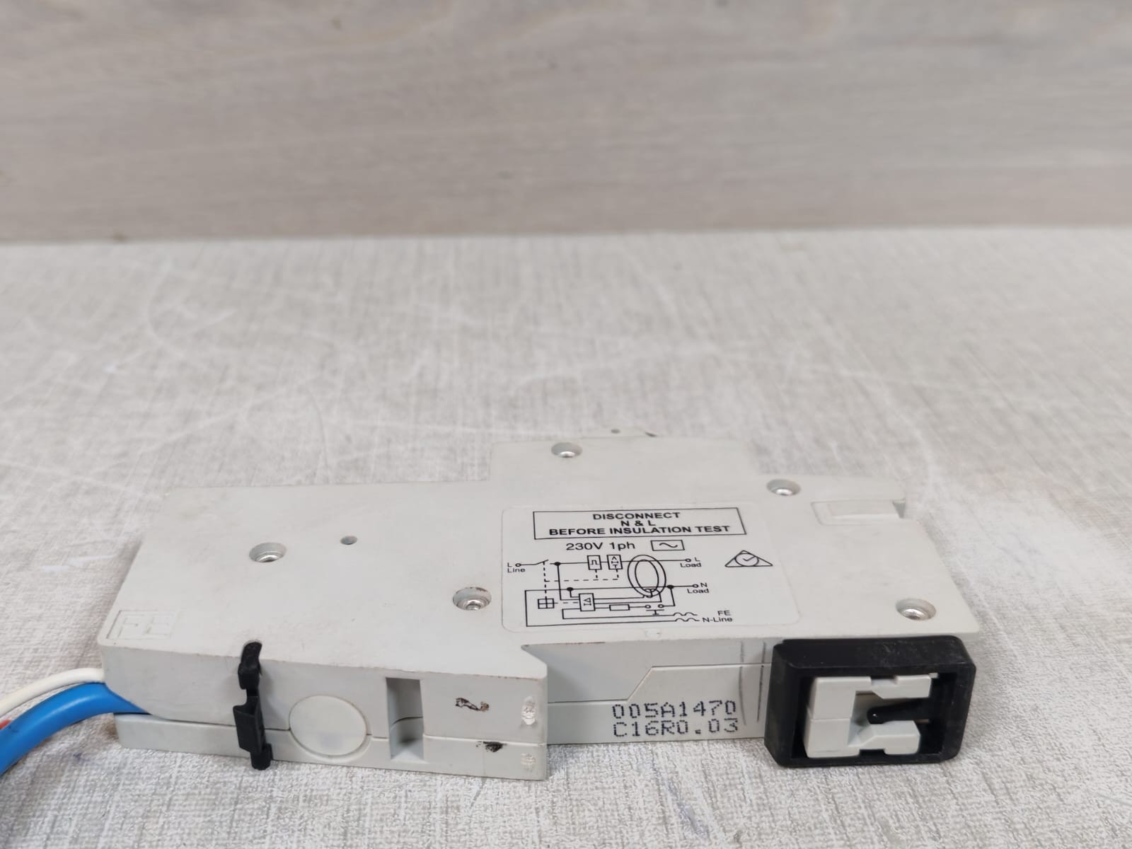 ABB 2CSR175092R1164 DS271 ABB RCBO 2CSR175092R1164 DS271 AC-C16/0.03 ELN 100mA 9