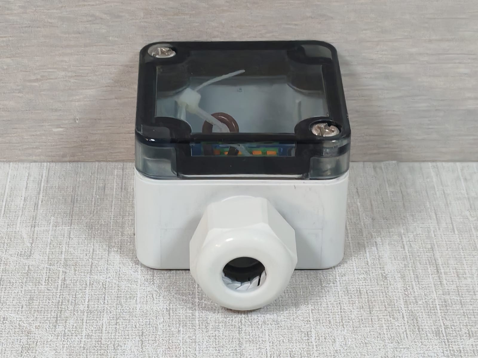 Eaton EATON PE2-EXT Eaton PE2-EXT Photocell External Surface Mount 7