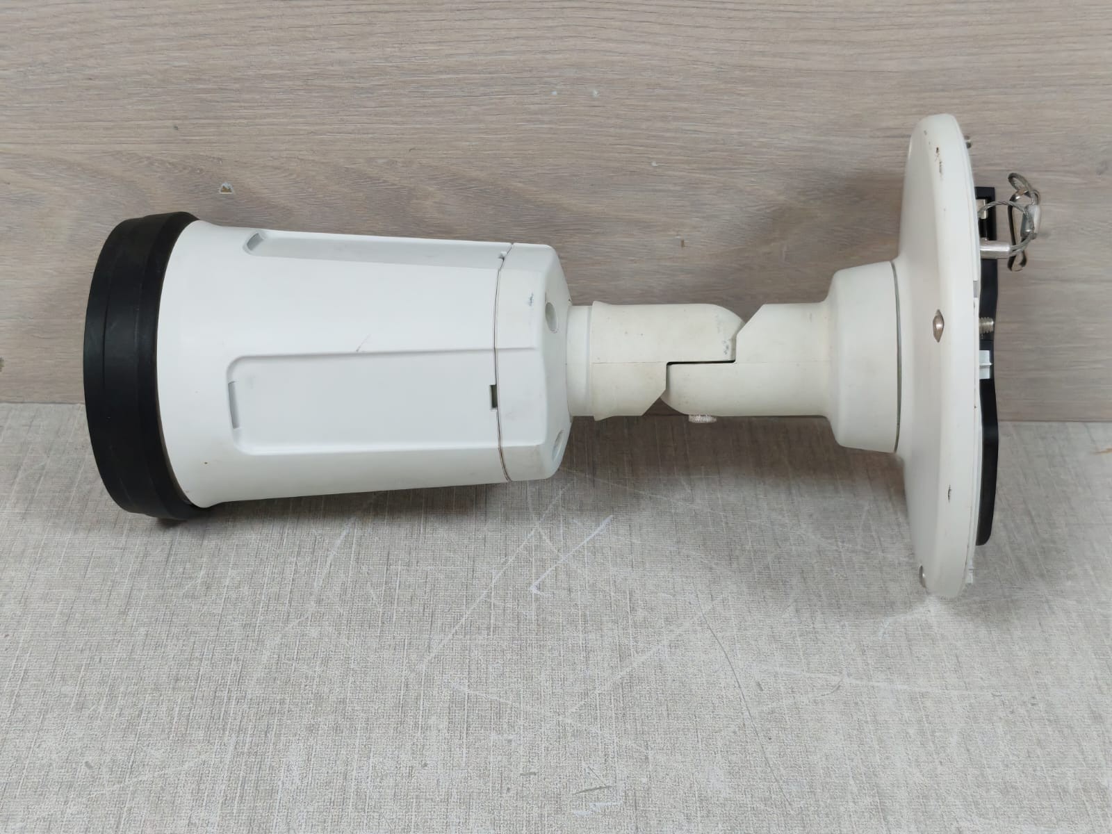 AXIS 6777-001-01 AXIS P1435-LE EU P/N: 6777-001-01 COMMUNICATION NETWORK CAMERA 4