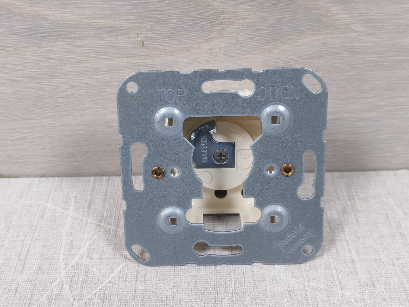 GIRA GIRA-0492-23 GIRA 0492 23 System 55,Aluminum Cover Key Switch Dorma 56330701 4