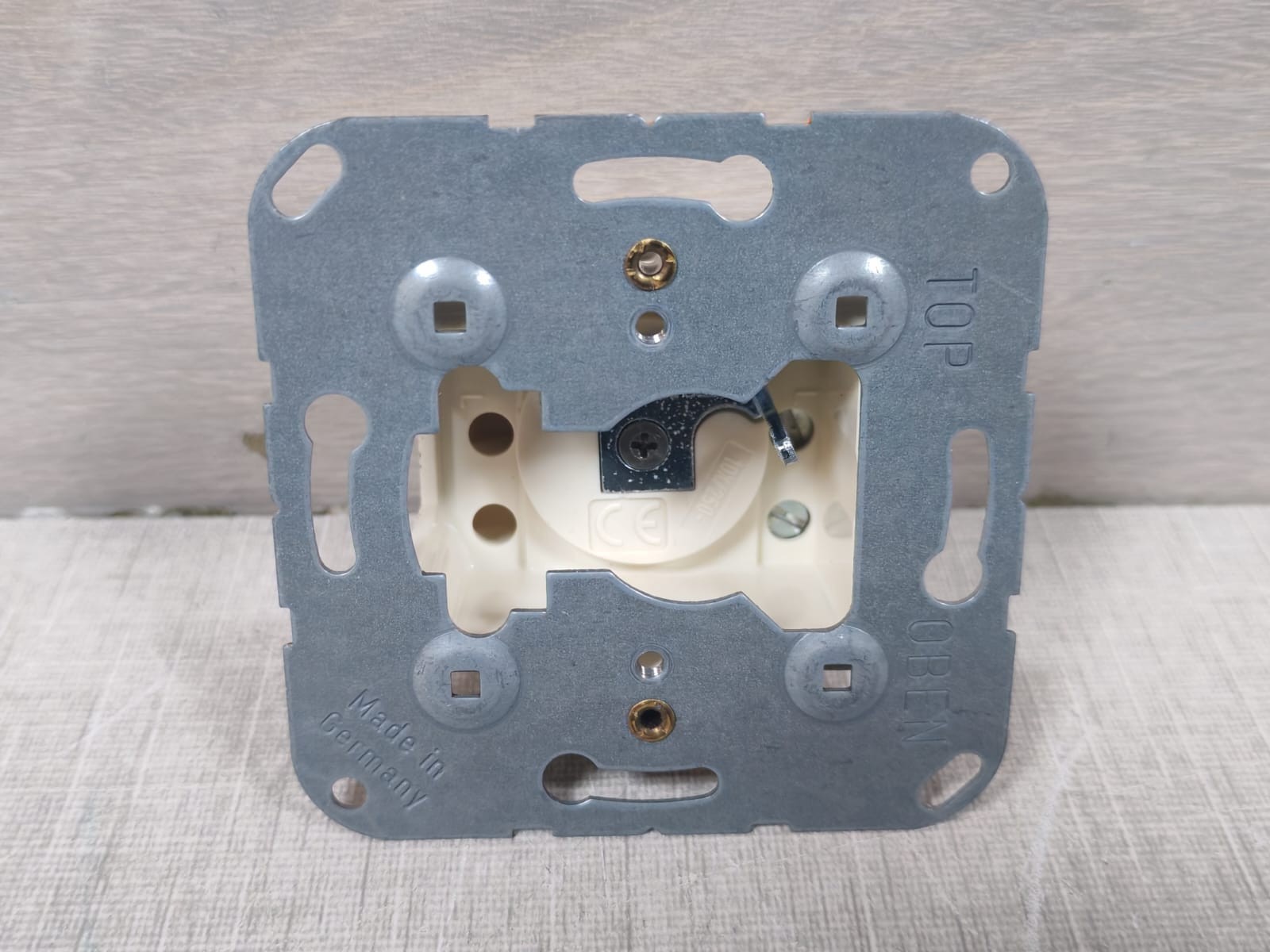 Gira 56330701 GIRA 0492 23 System 55,Aluminum Cover Key Switch Dorma 56330701 2