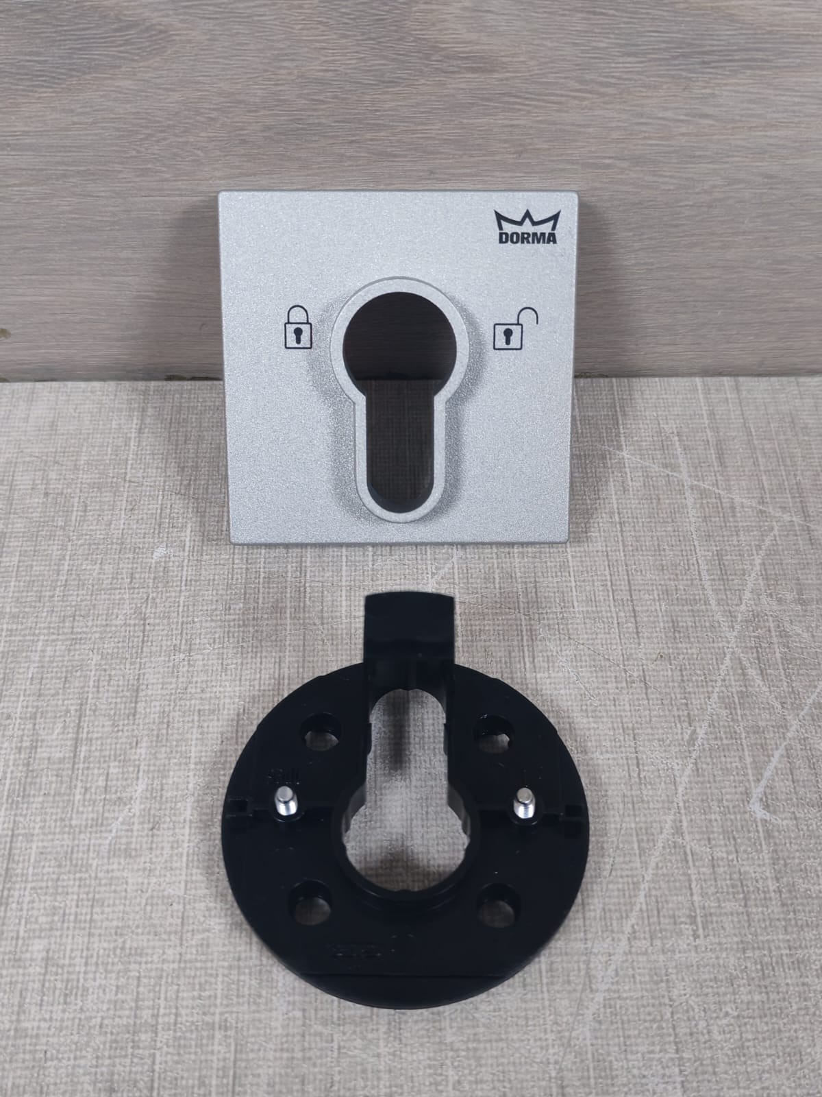 Gira 56330701 GIRA 0492 23 System 55,Aluminum Cover Key Switch Dorma 56330701 7