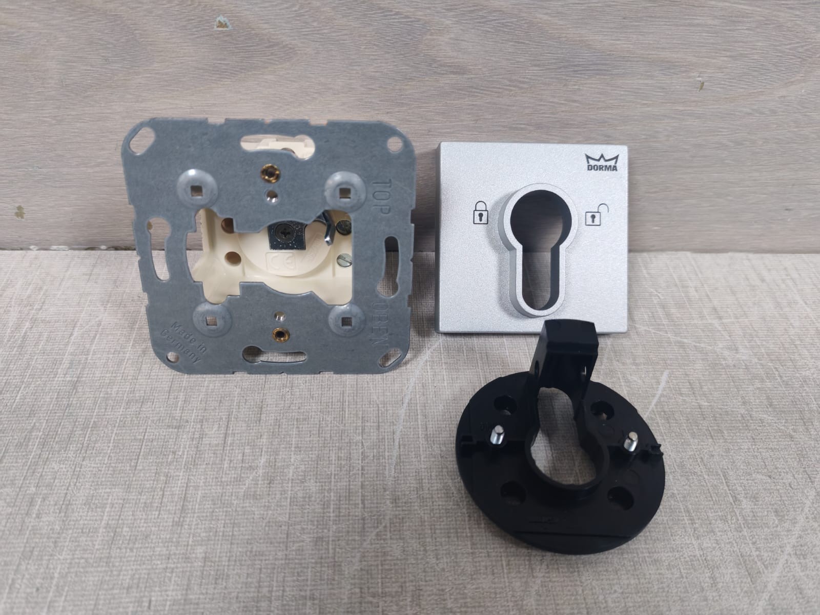 GIRA 0492 23 System 55,Aluminum Cover Key Switch Dorma 56330701