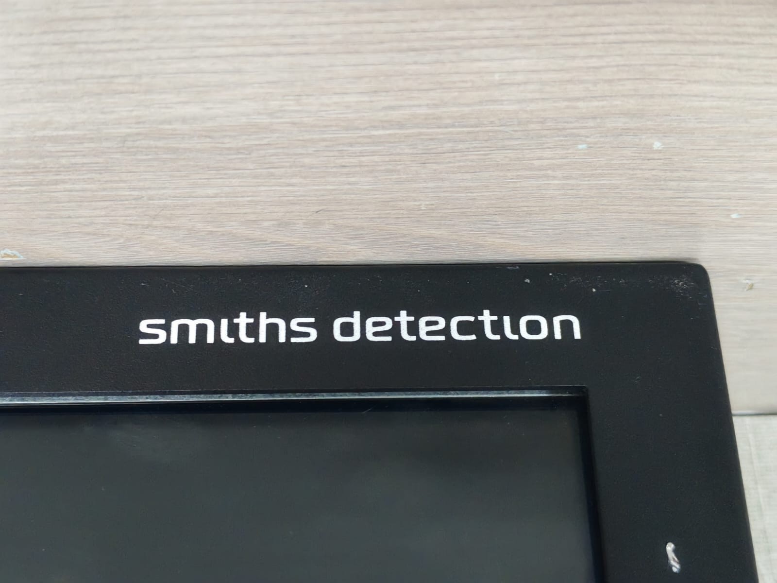 SMITHS DETECTION FS-L1903C SMITHS DETECTION LCD COLOR MONITOR FS-L1903C AC 100-240V 9