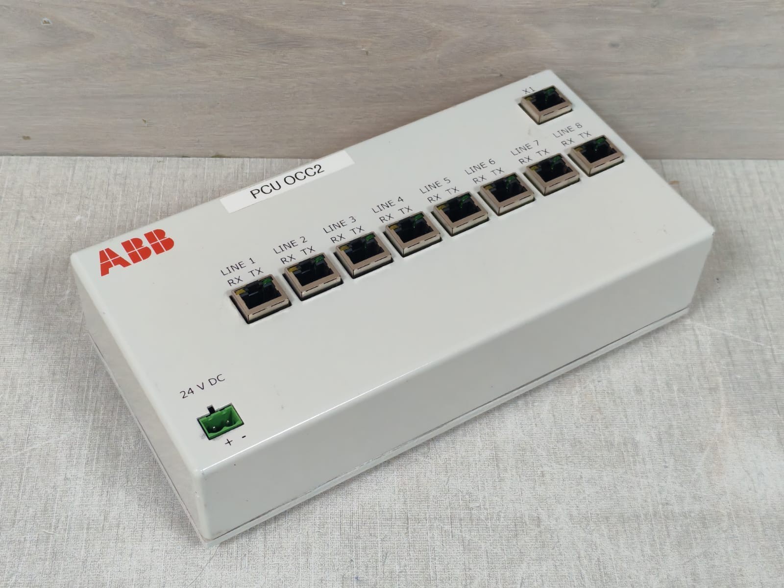 ABB H10040101 ABB H10040101 SYNC/ASYNC SERIAL CONTROLLER HUB 24VDC 5