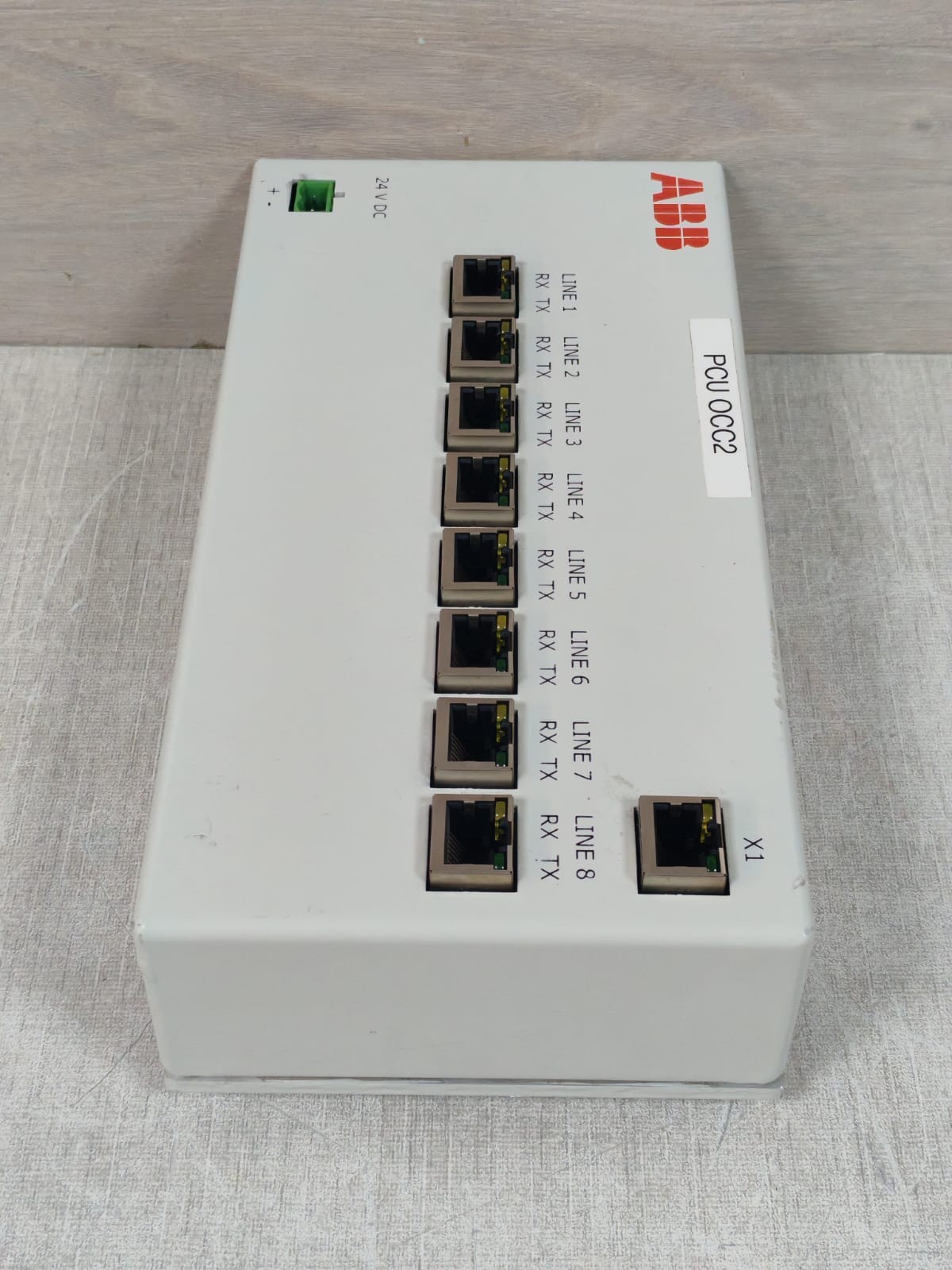 ABB H10040101 ABB H10040101 SYNC/ASYNC SERIAL CONTROLLER HUB 24VDC 7