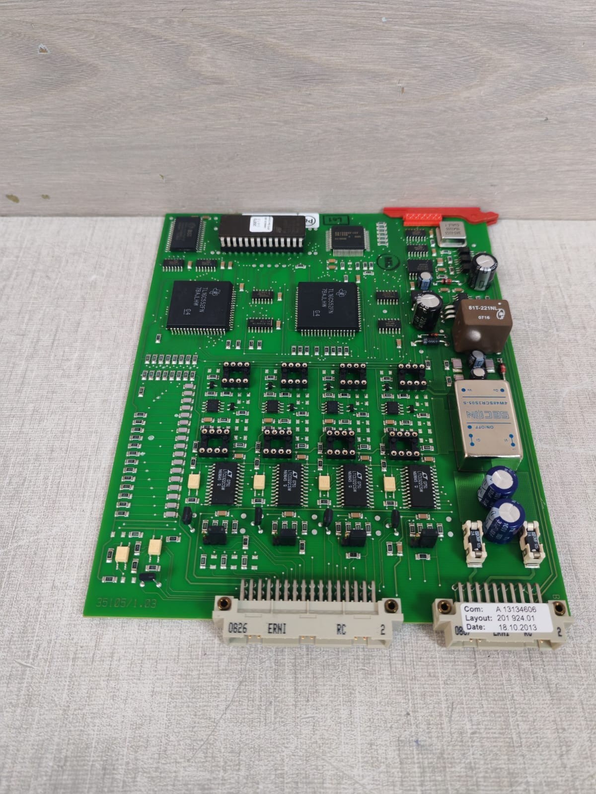 MOBATIME 09989611 002 MOBATIME U 4.1.0 MTC MODUL A/N: 35105.11 P/N: 09989611 002 PRINTED CIRCUIT BOARD 6