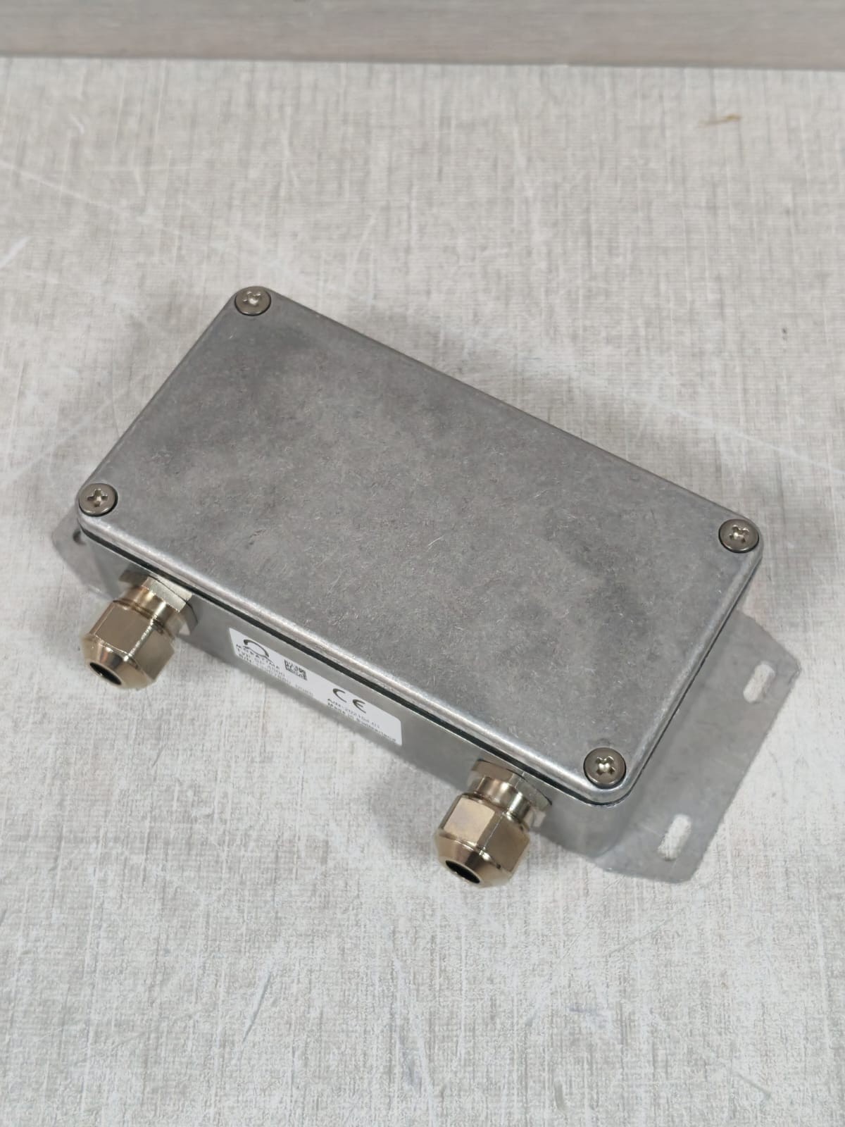 MOBATIME SP 4500 A/N:202154.01 MOBATIME SP 4500 A/N:202154.01 SURGE PROTECTION BOX 3