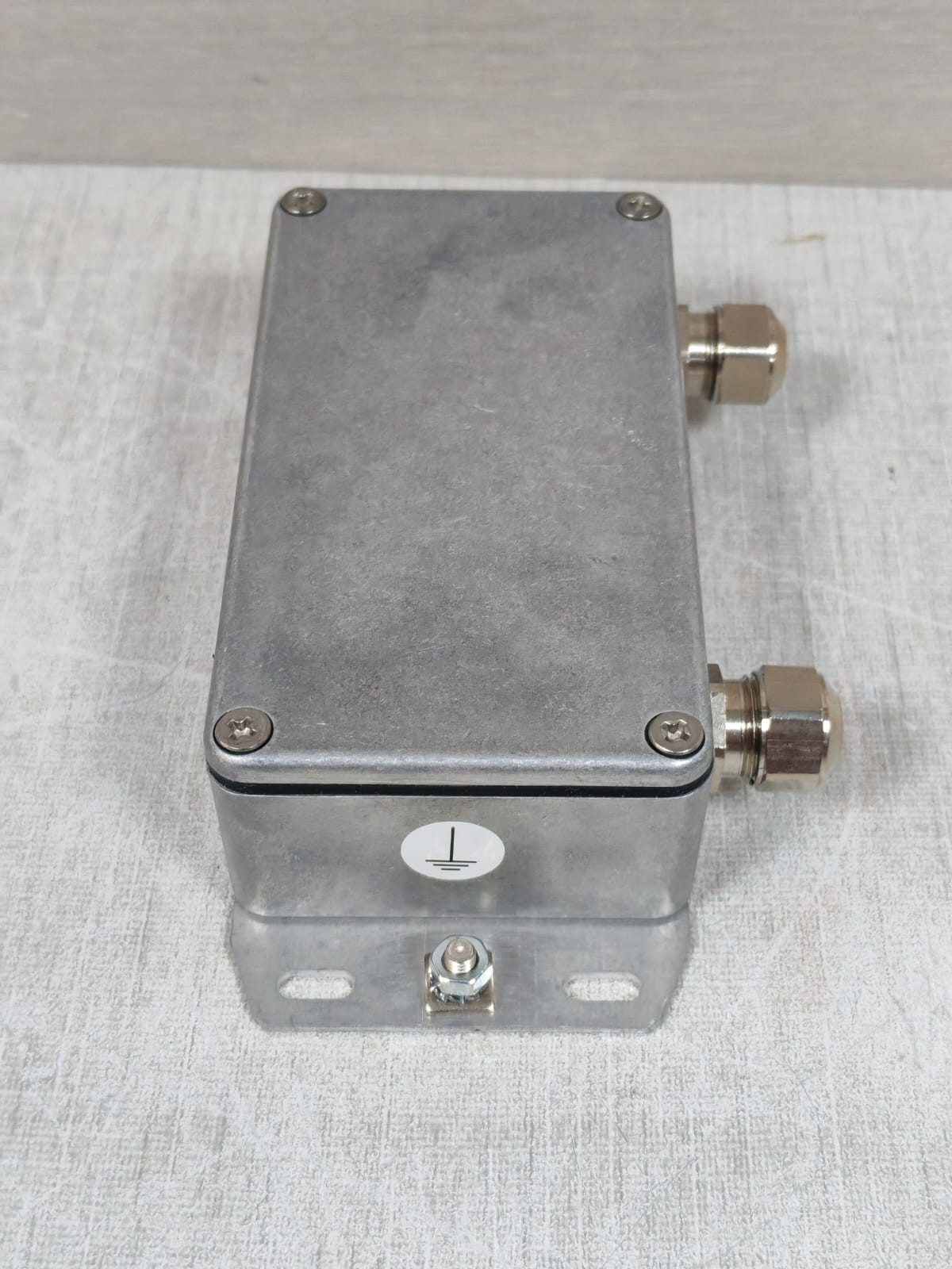 MOBATIME SP 4500 A/N:202154.01 MOBATIME SP 4500 A/N:202154.01 SURGE PROTECTION BOX 5