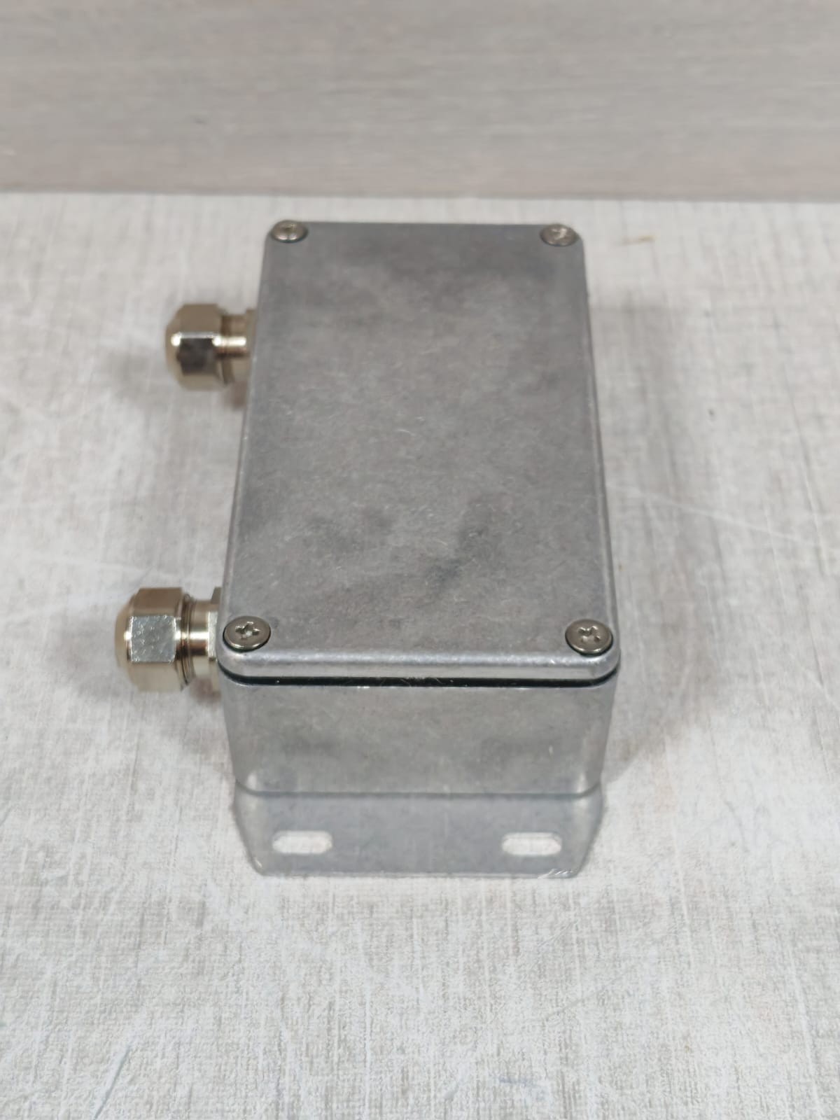 MOBATIME SP 4500 A/N:202154.01 MOBATIME SP 4500 A/N:202154.01 SURGE PROTECTION BOX 6