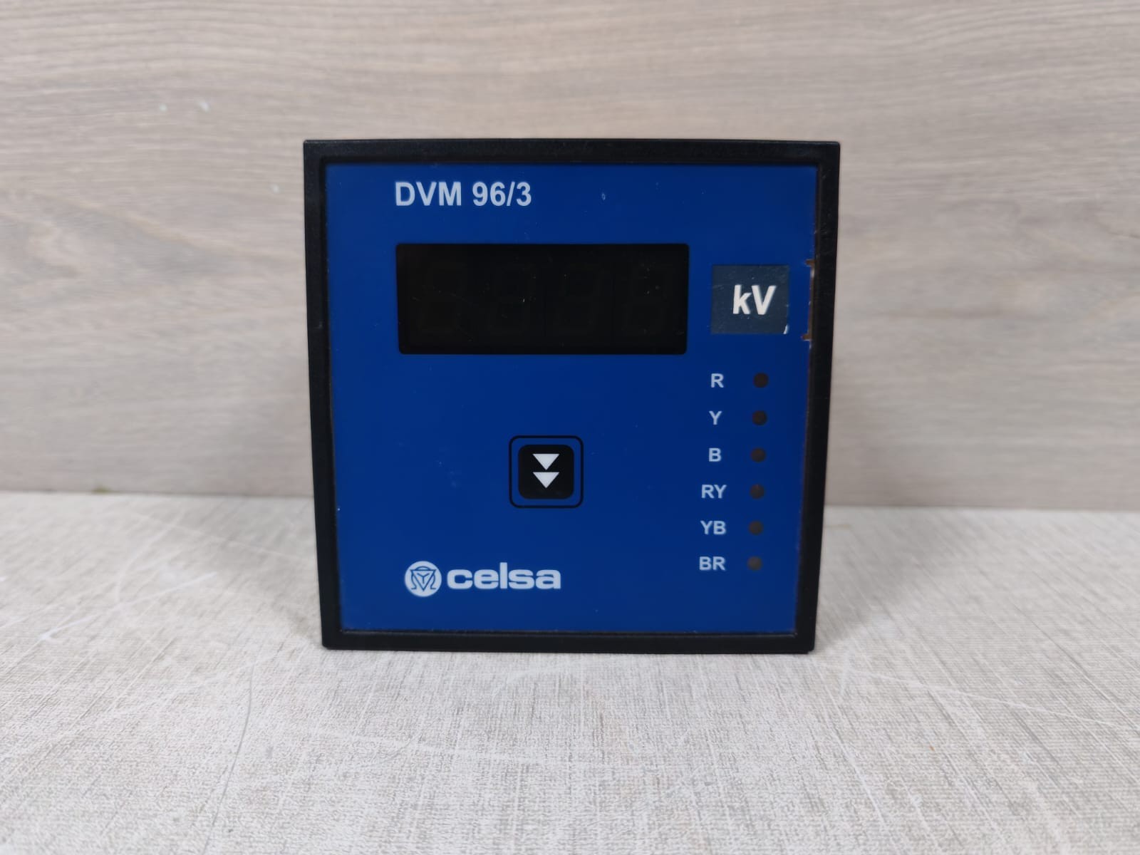 CELSA DVM 96/3 AC VOLTMETER 48VDC