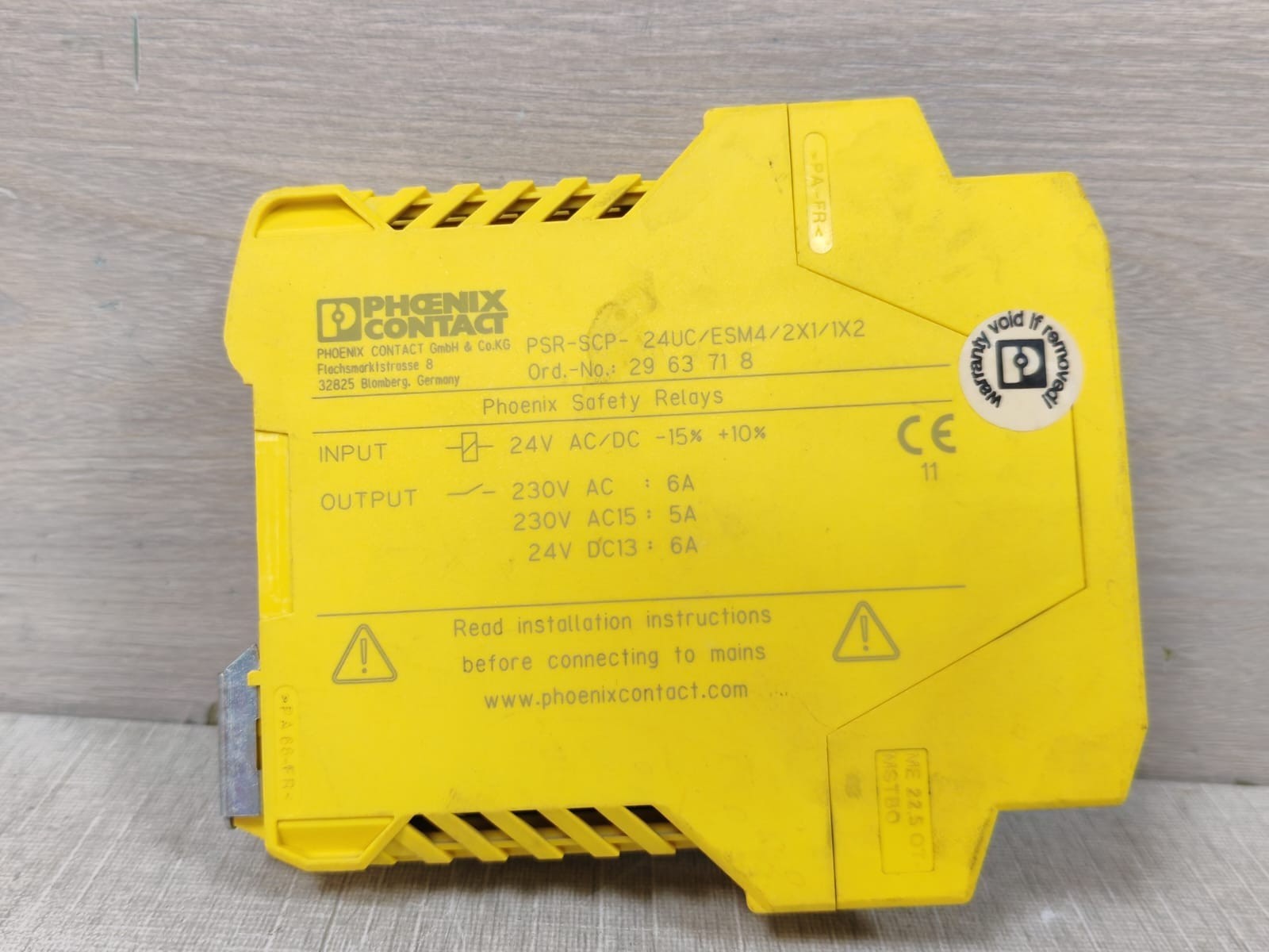Phoenix Contact PSR-ESM4 Phoenix Contact PSR-ESM4 Safety Relay 3