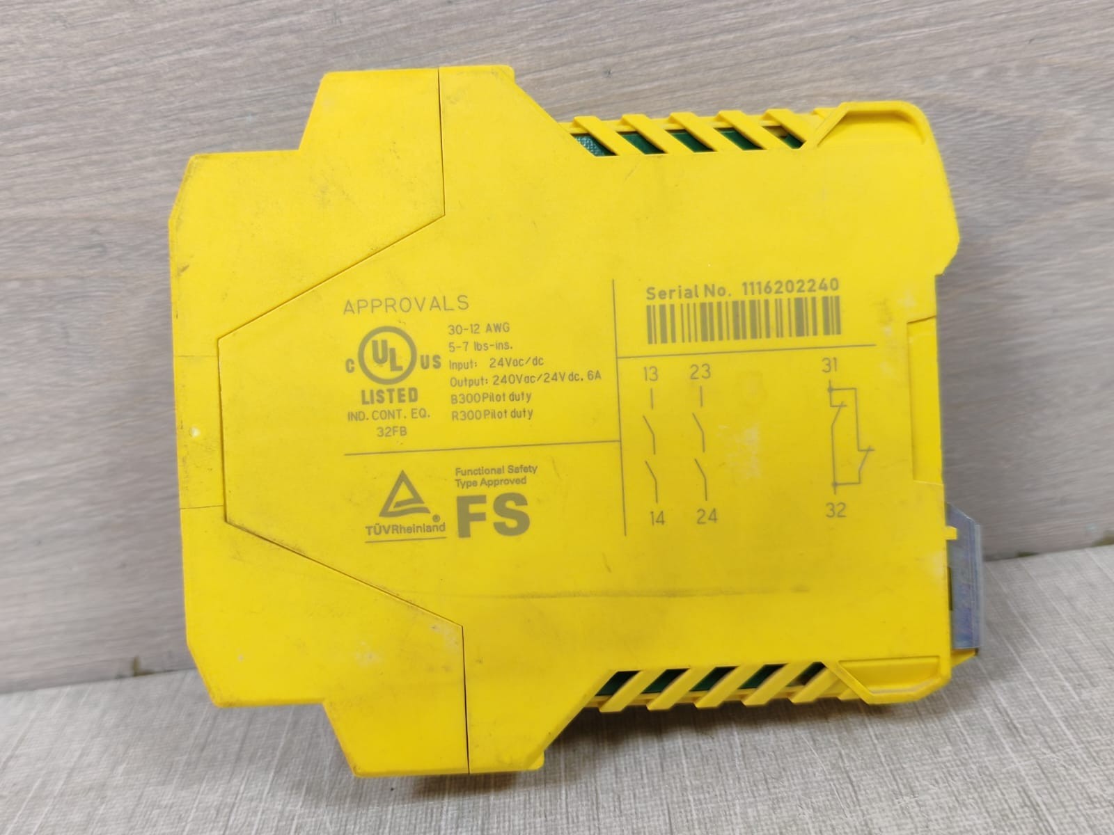 Phoenix Contact PSR-ESM4 Phoenix Contact PSR-ESM4 Safety Relay 4