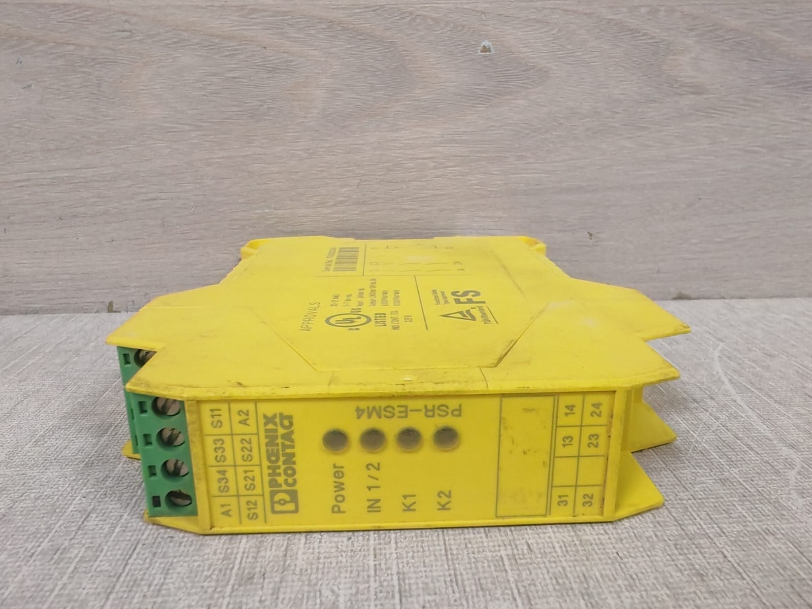 Phoenix Contact PSR-ESM4 Phoenix Contact PSR-ESM4 Safety Relay 6
