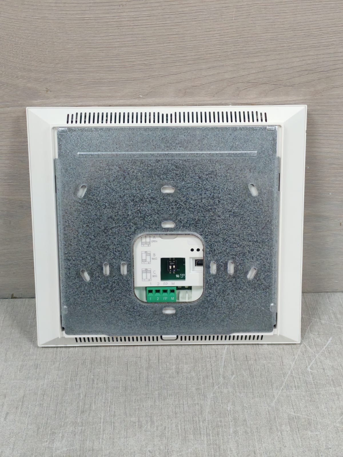 VIMAR ELVOX K40505.01 VIMAR ELVOX K40505.01 VIDEO DOOR ENTRY KIT 4
