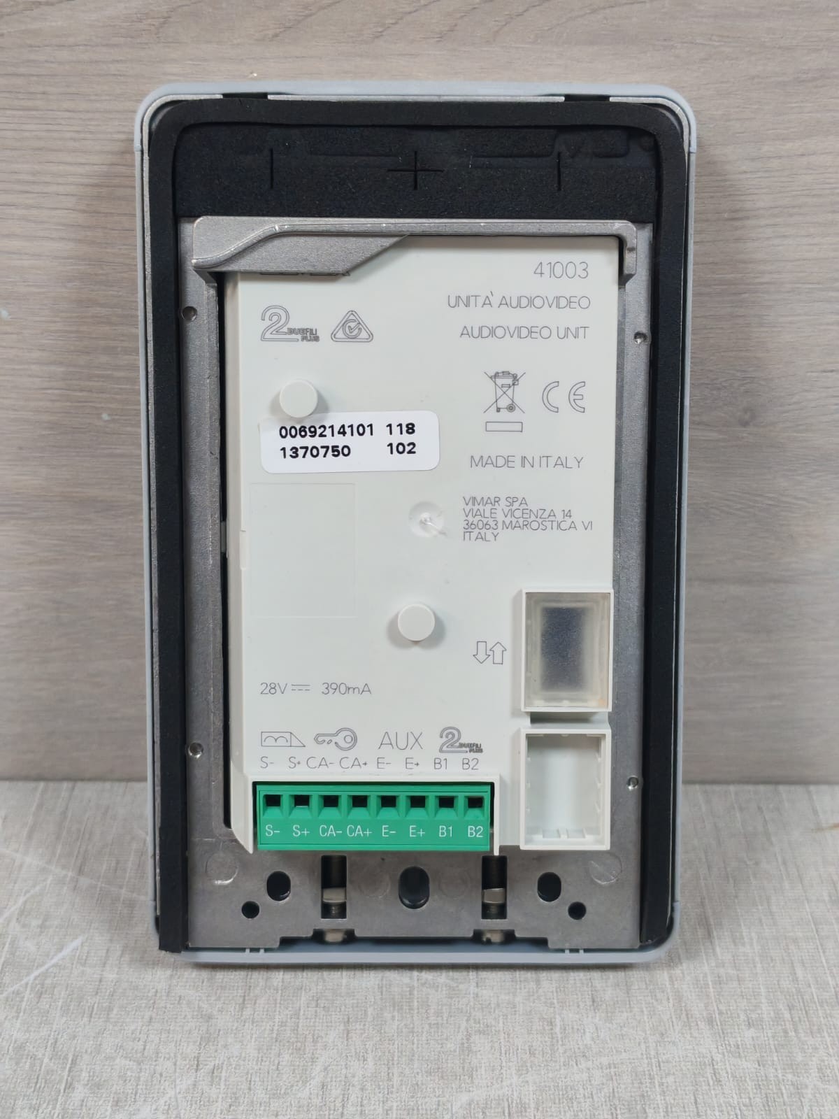 VIMAR ELVOX K40505.01 VIMAR ELVOX K40505.01 VIDEO DOOR ENTRY KIT 8