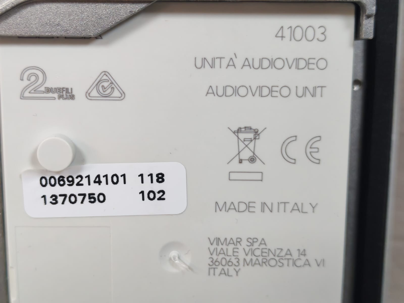 VIMAR ELVOX K40505.01 VIMAR ELVOX K40505.01 VIDEO DOOR ENTRY KIT 9