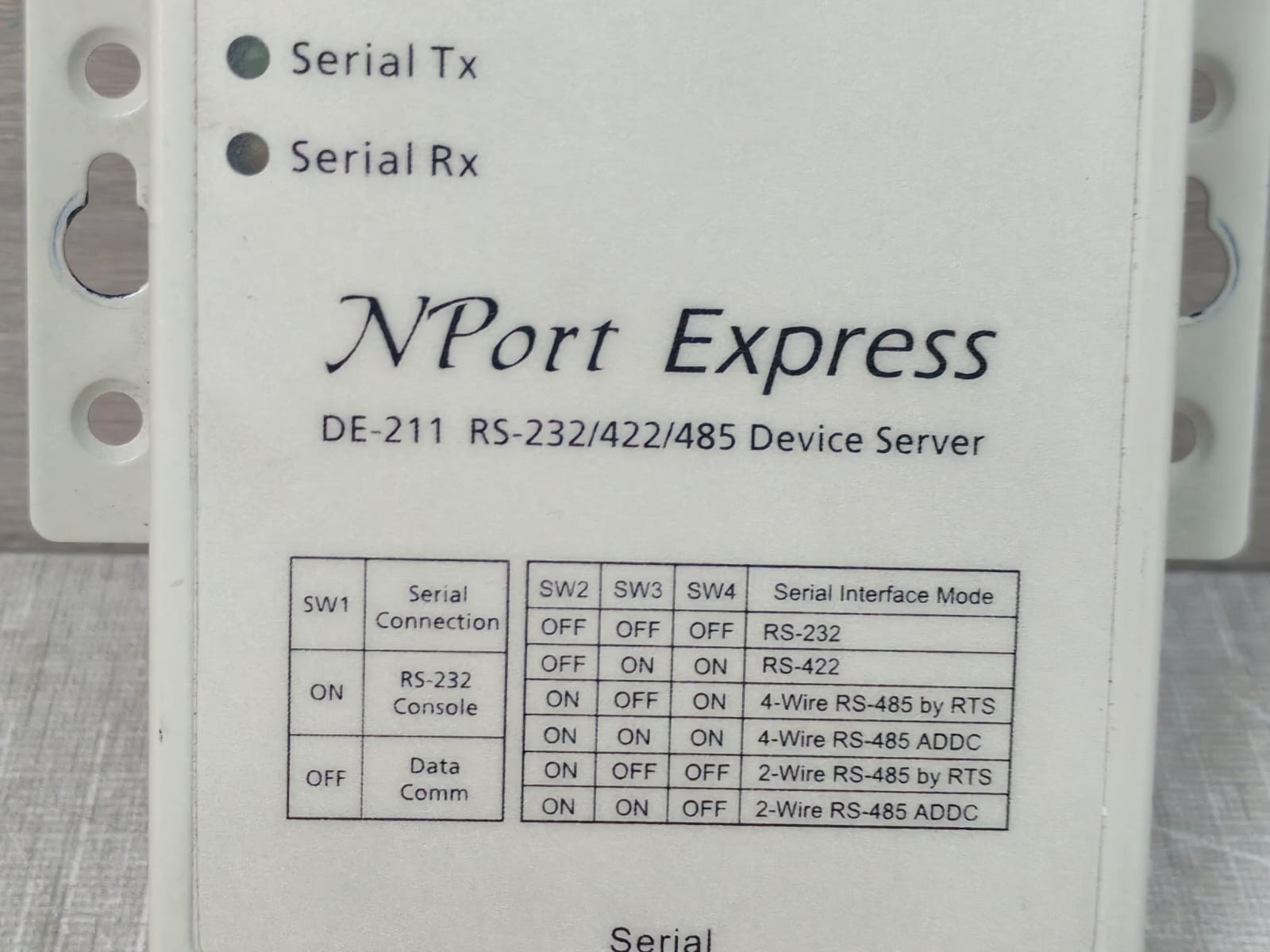 Moxa DE-211 Moxa NPort Express DE-211 REV.1.0C RS-232/422/485 Device Server 4