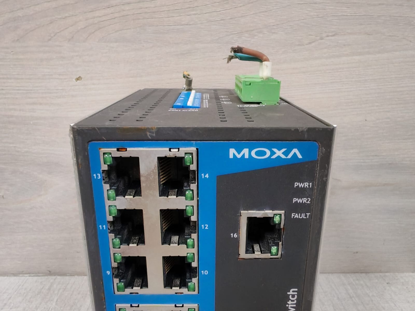 Moxa EDS-316 MOXA EDS-316 P/N 121003160500 REV.1.1 ETHERDEVICE SWITCH 4